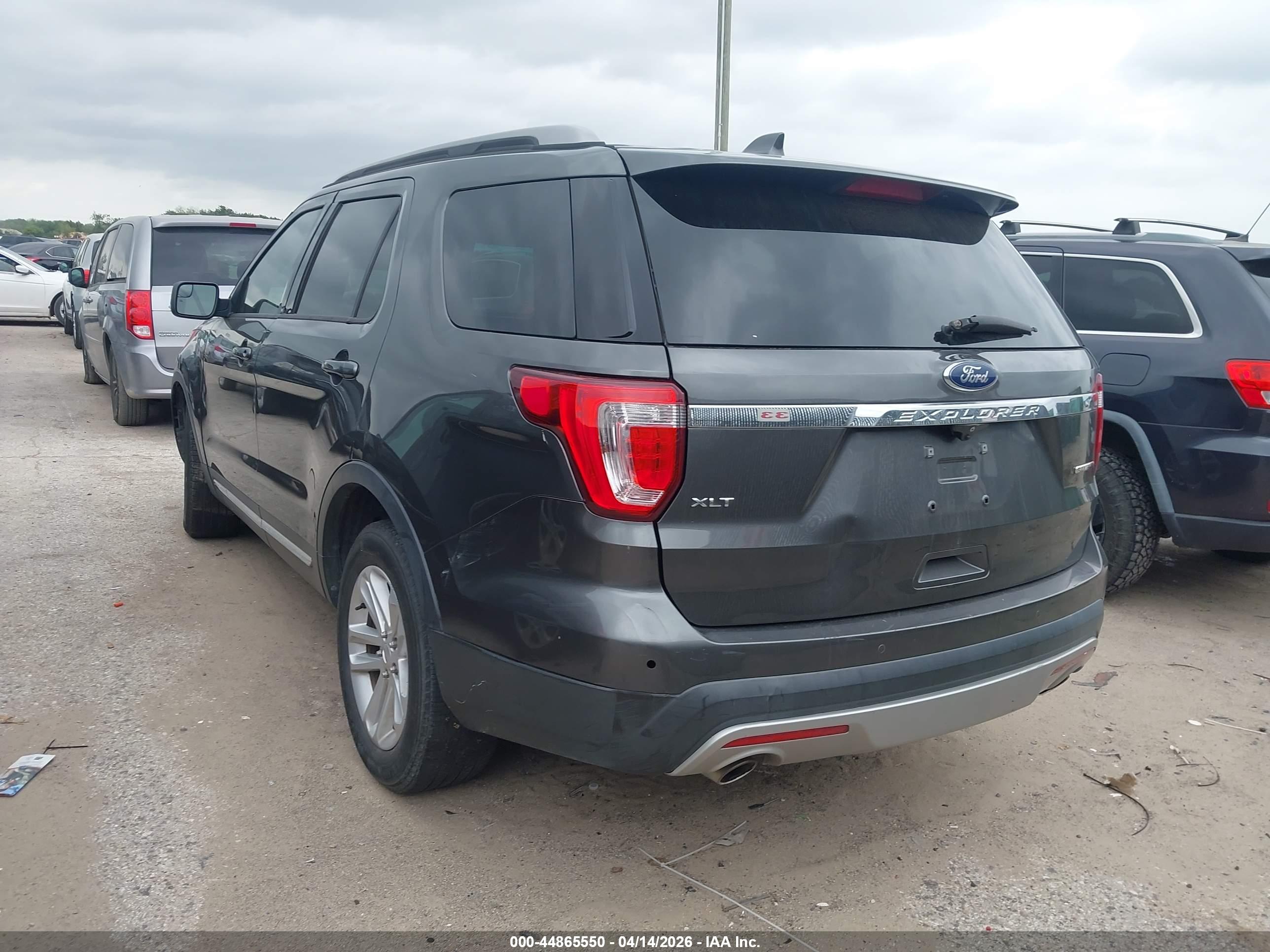 FORD EXPLORER image 3