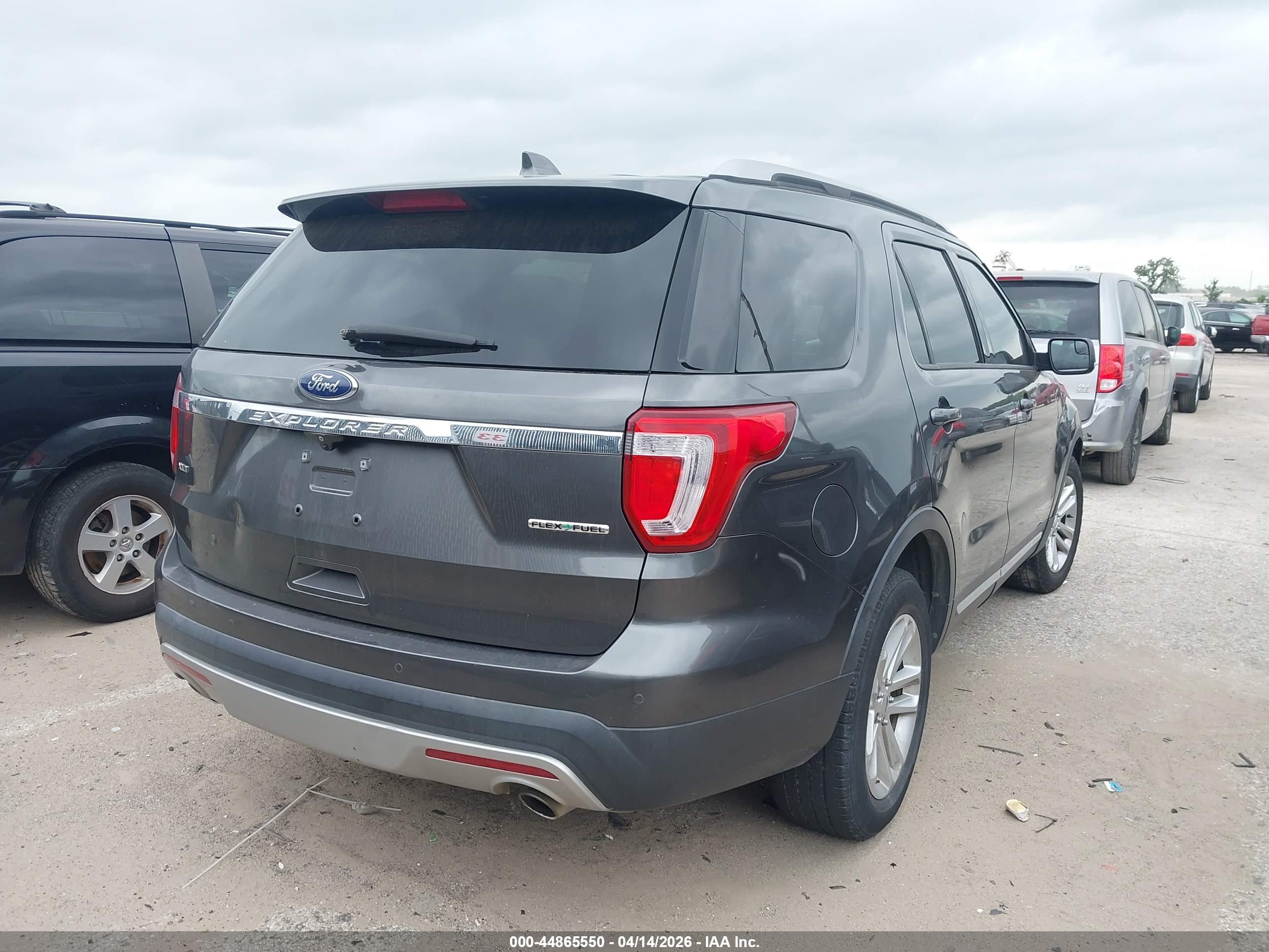 FORD EXPLORER image 4