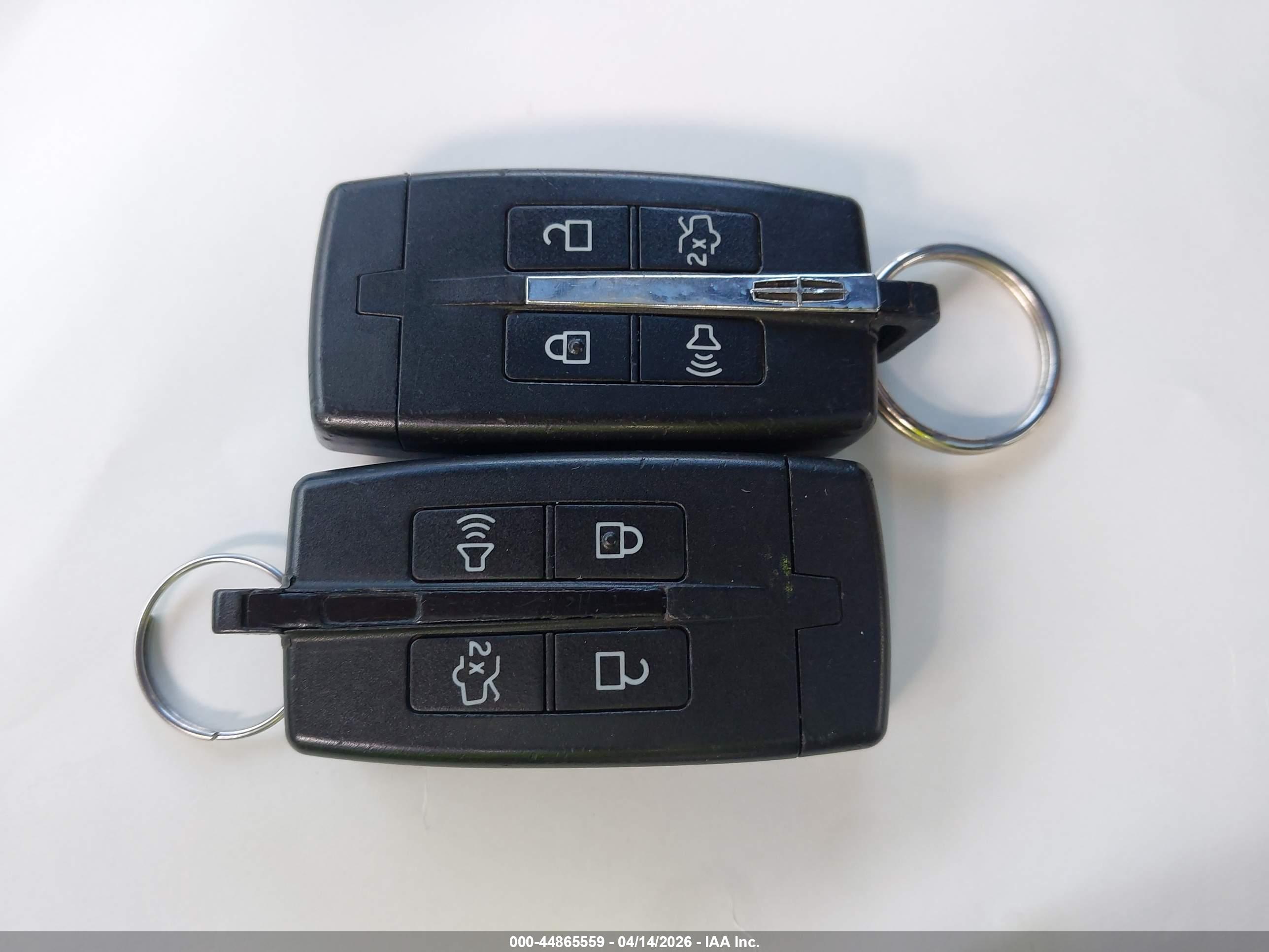 LINCOLN MKS image 11