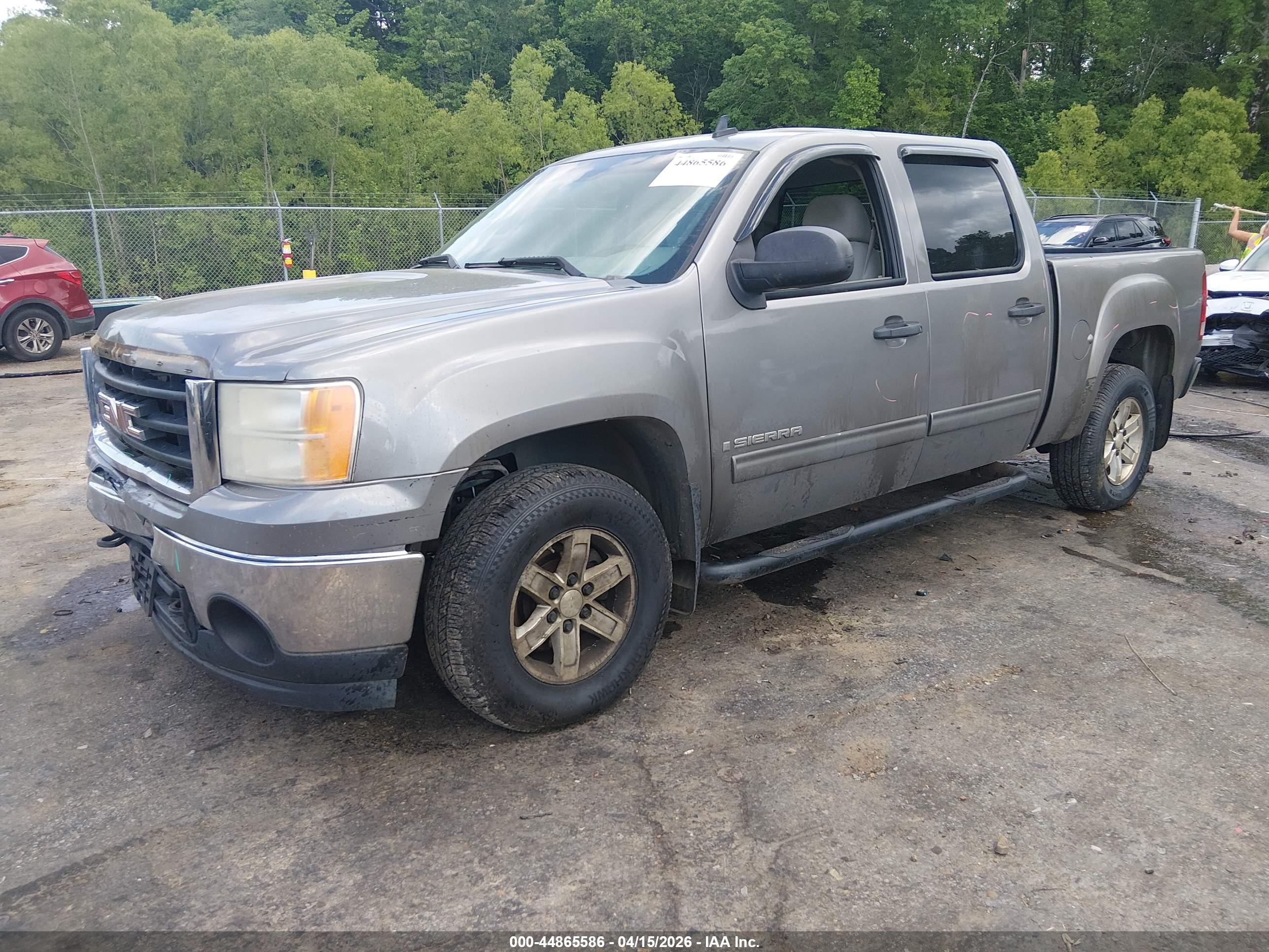 GMC SIERRA image 2