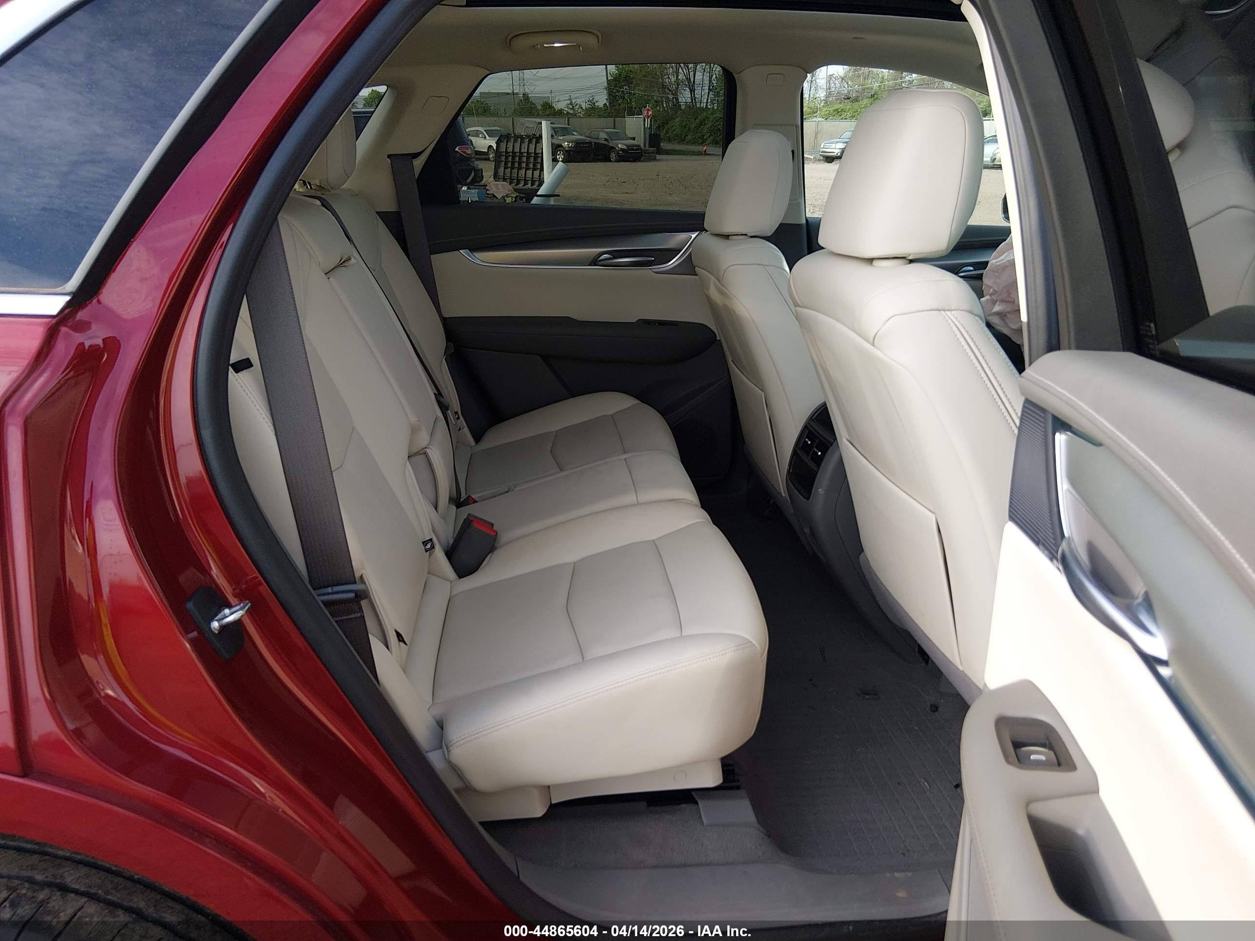 CADILLAC XT5 image 8