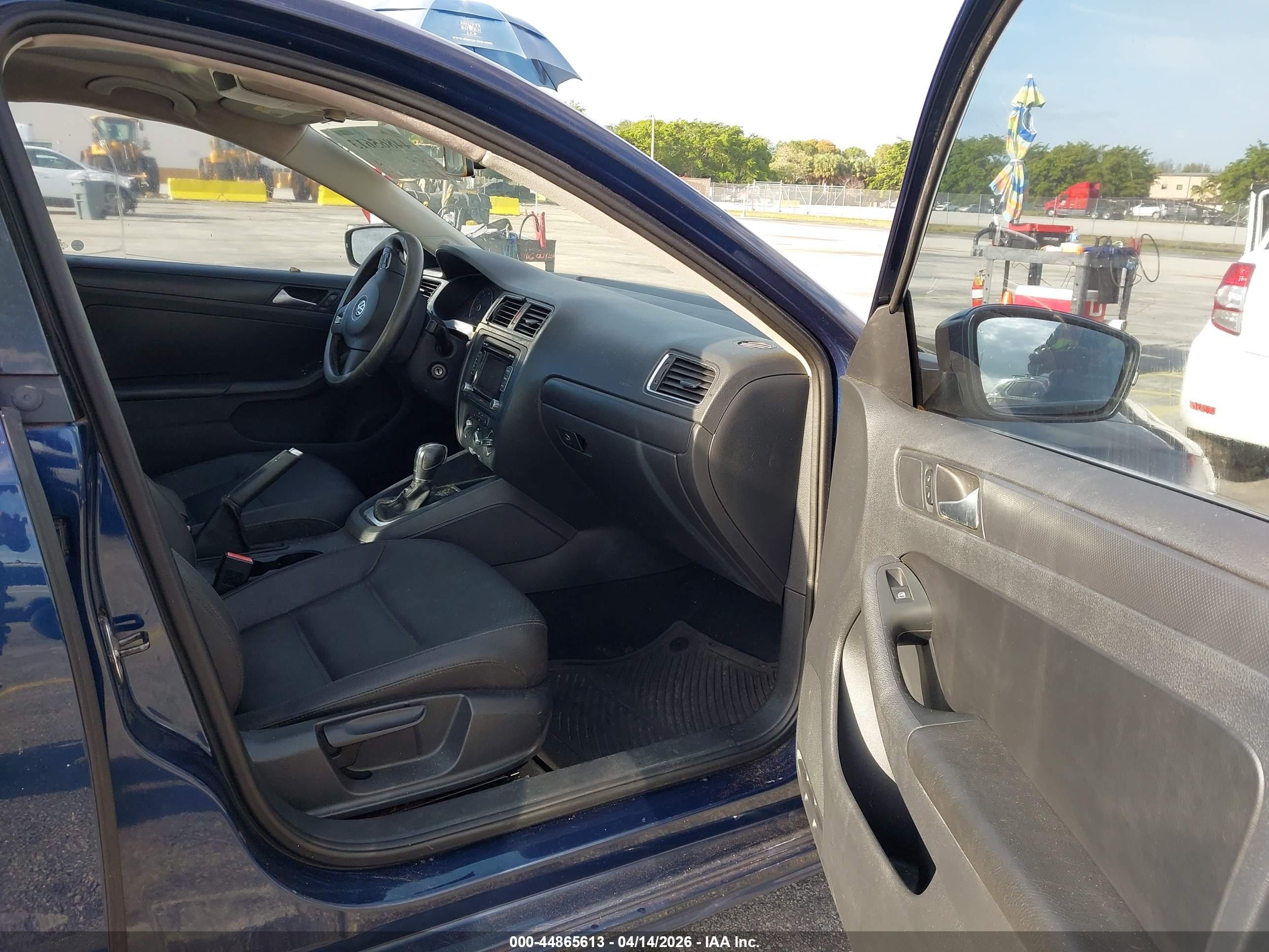 VOLKSWAGEN JETTA image 5