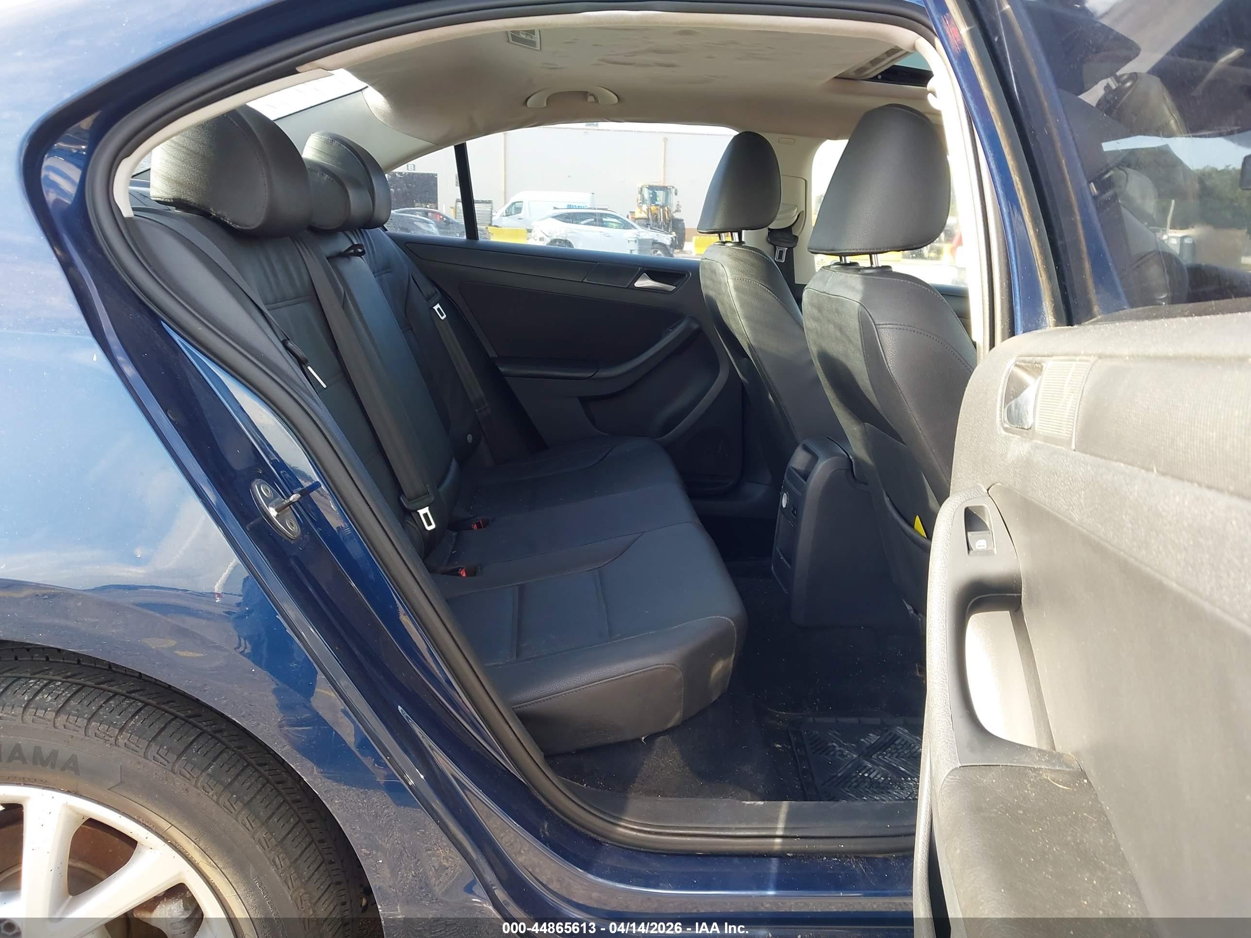 VOLKSWAGEN JETTA image 8