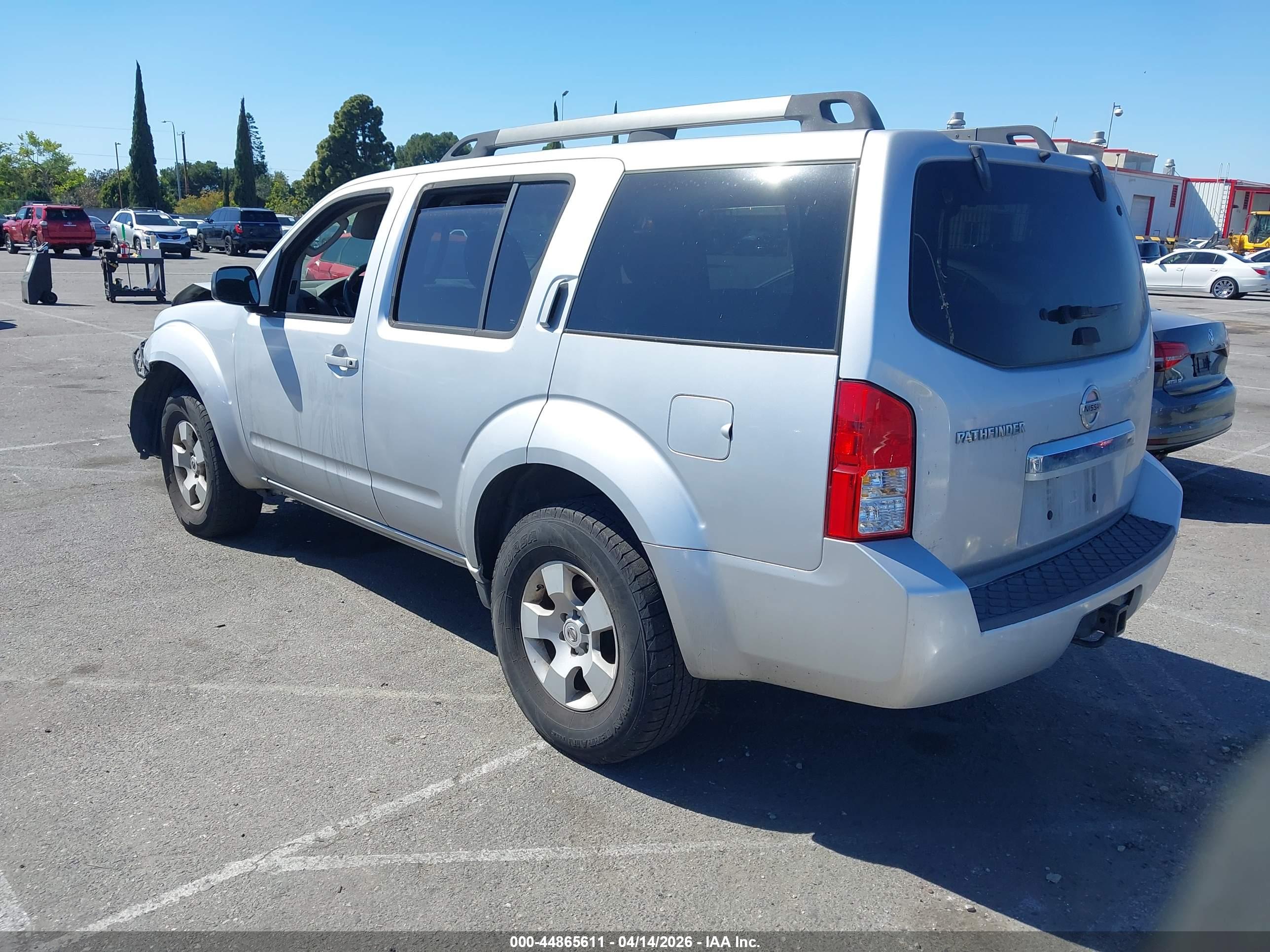 NISSAN PATHFINDER image 3