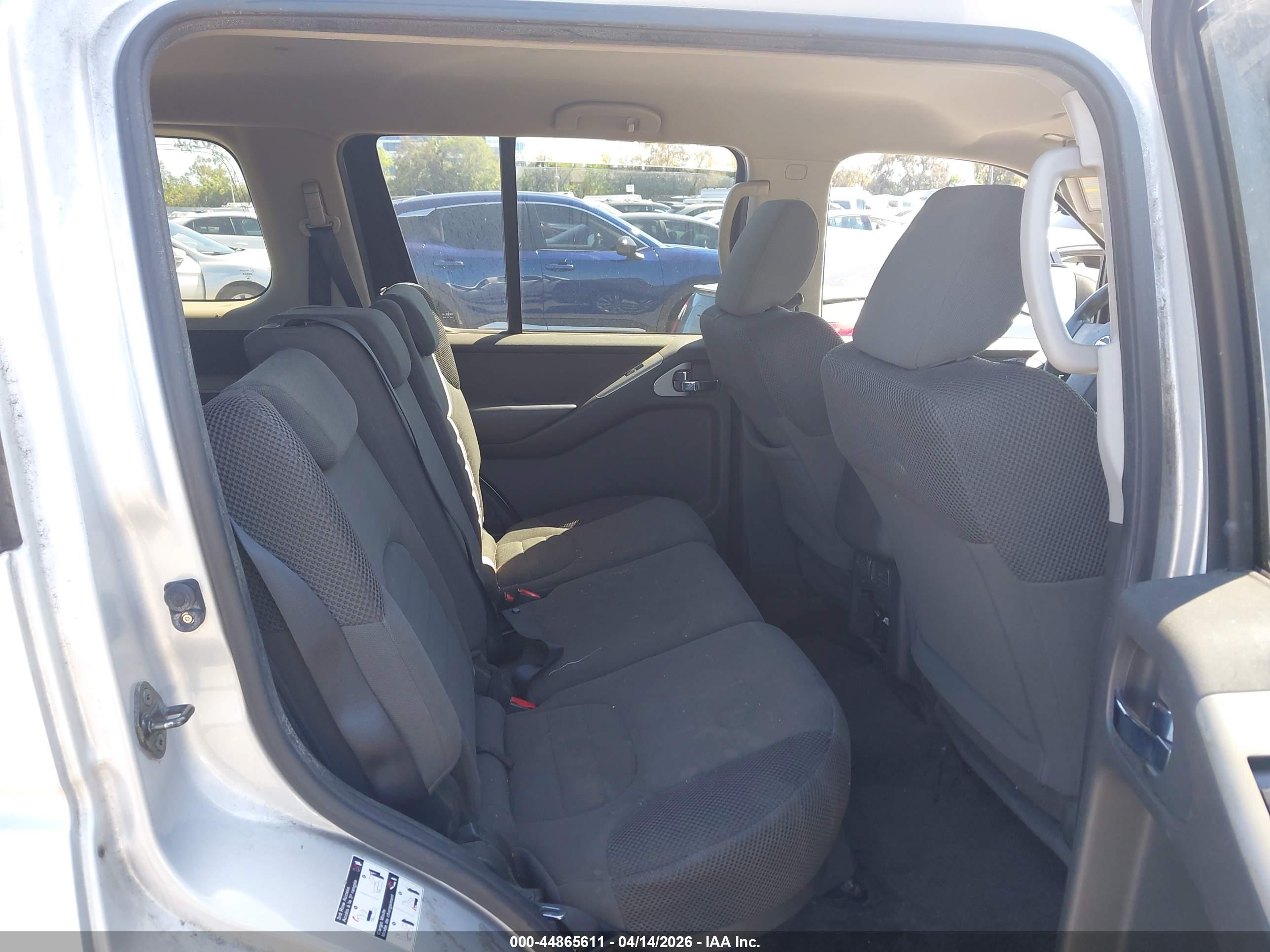 NISSAN PATHFINDER image 8