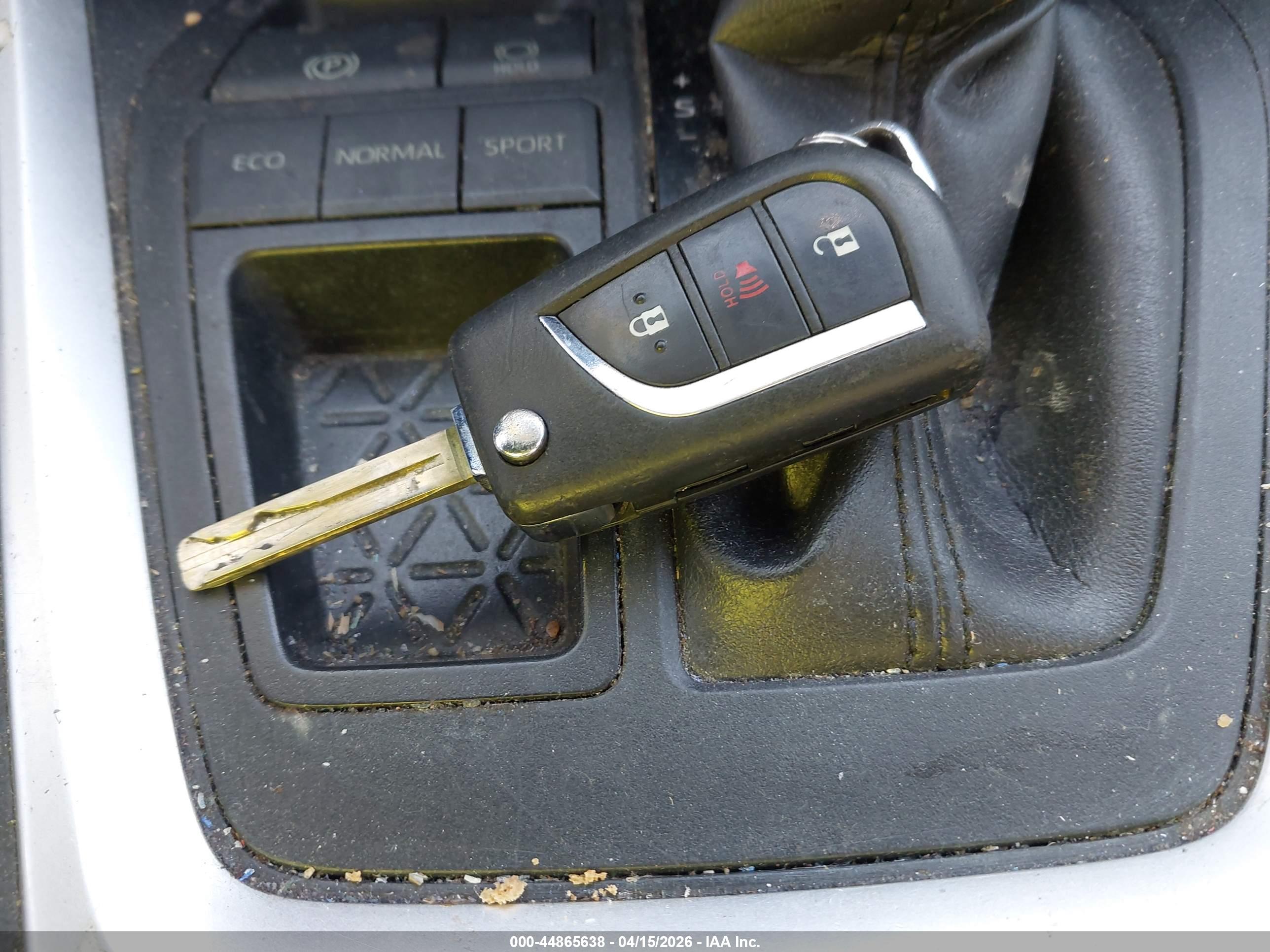 TOYOTA RAV4 image 11