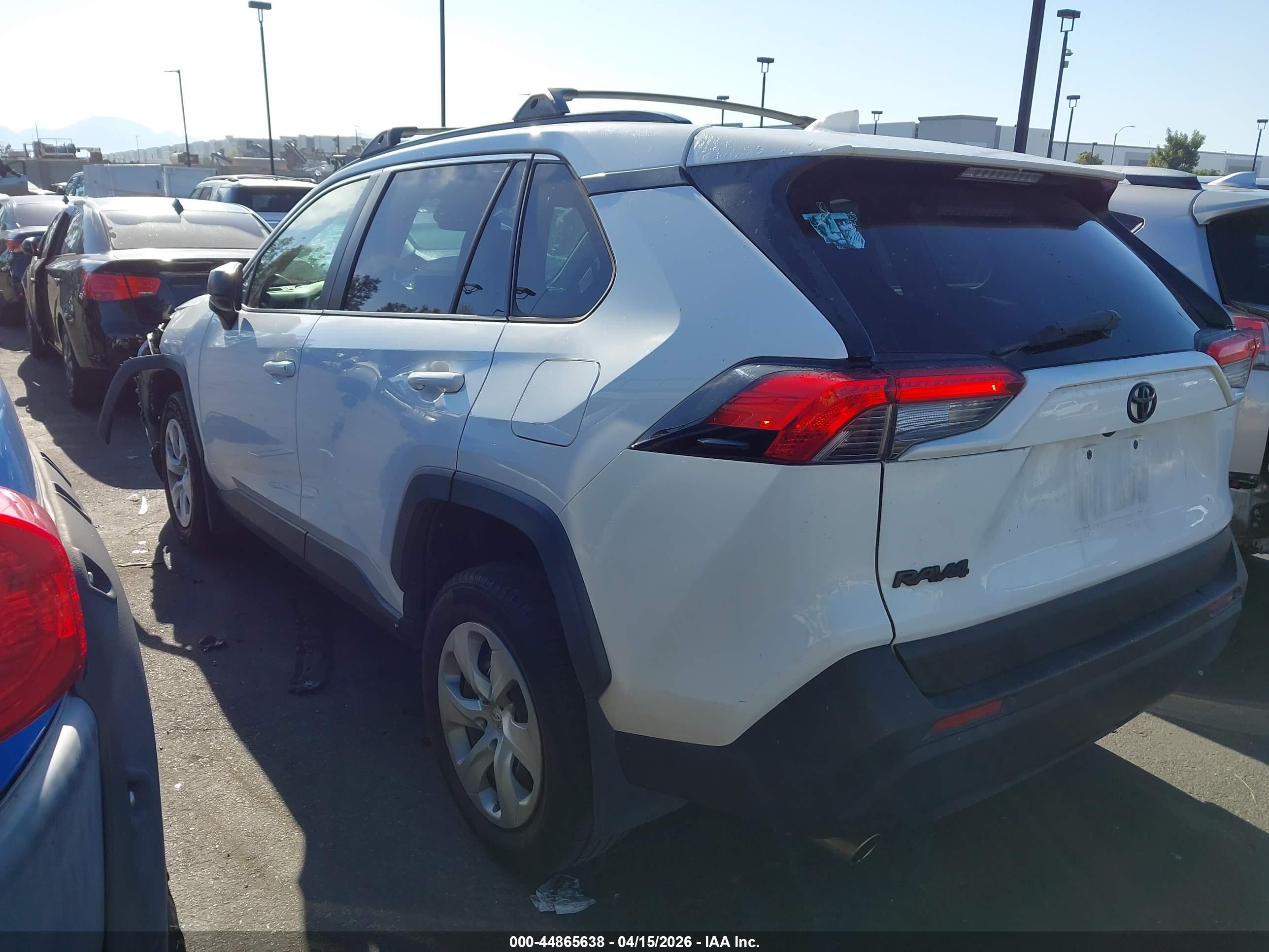 TOYOTA RAV4 image 3