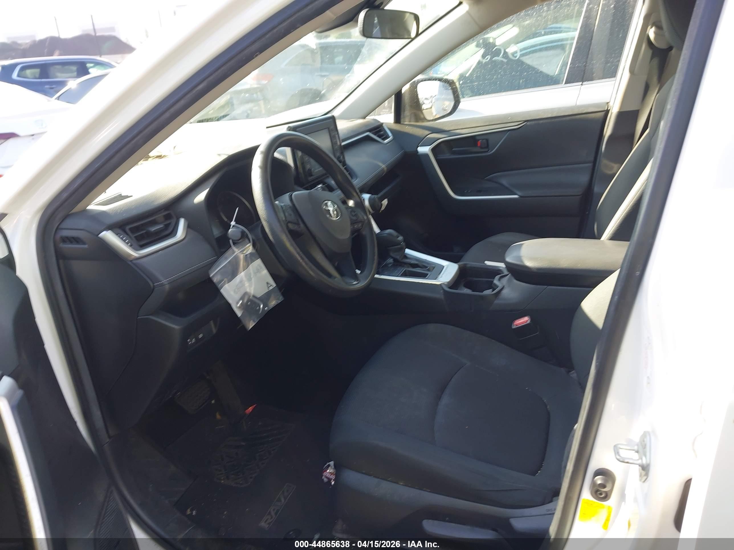 TOYOTA RAV4 image 5