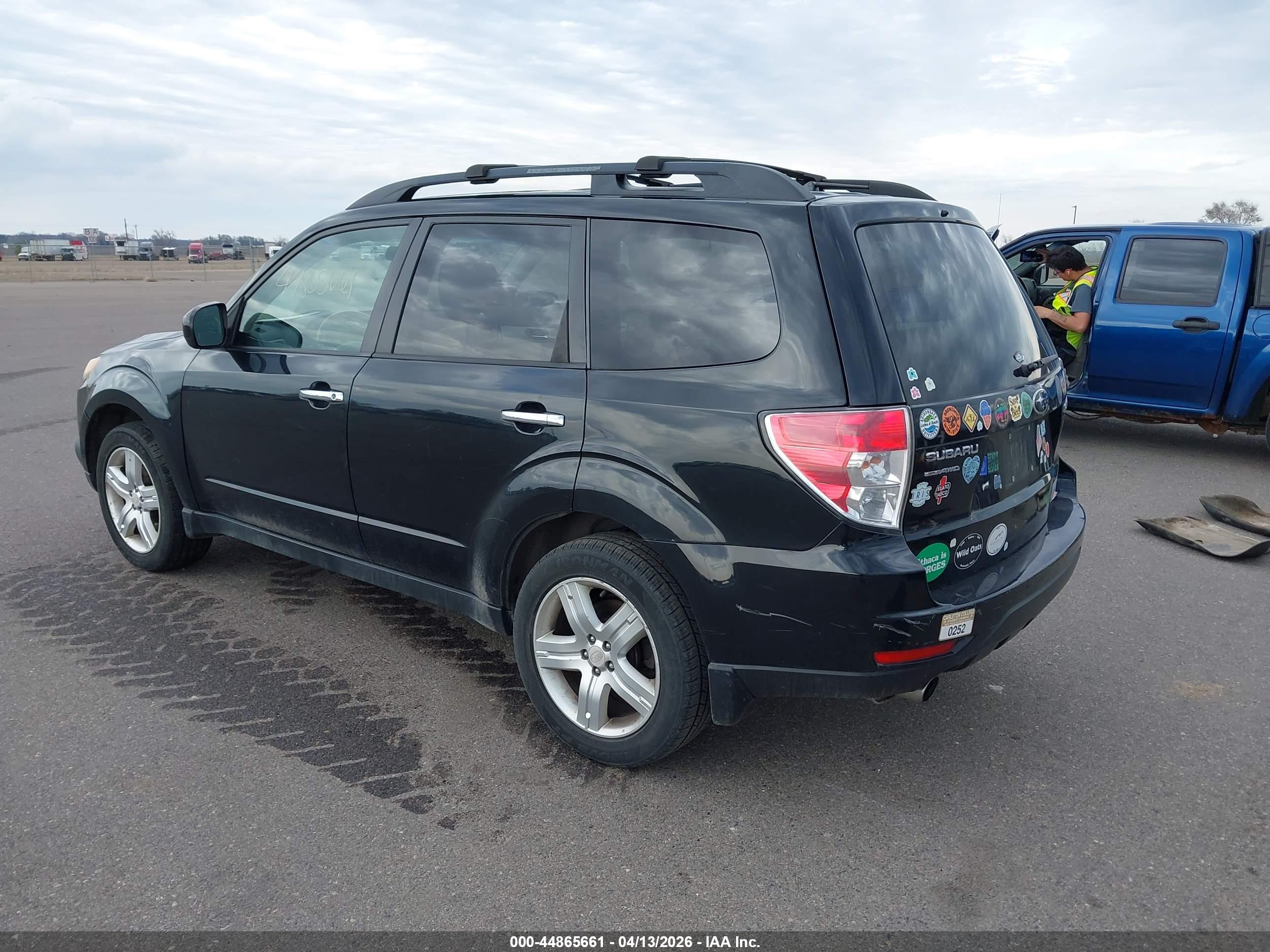 SUBARU FORESTER image 3
