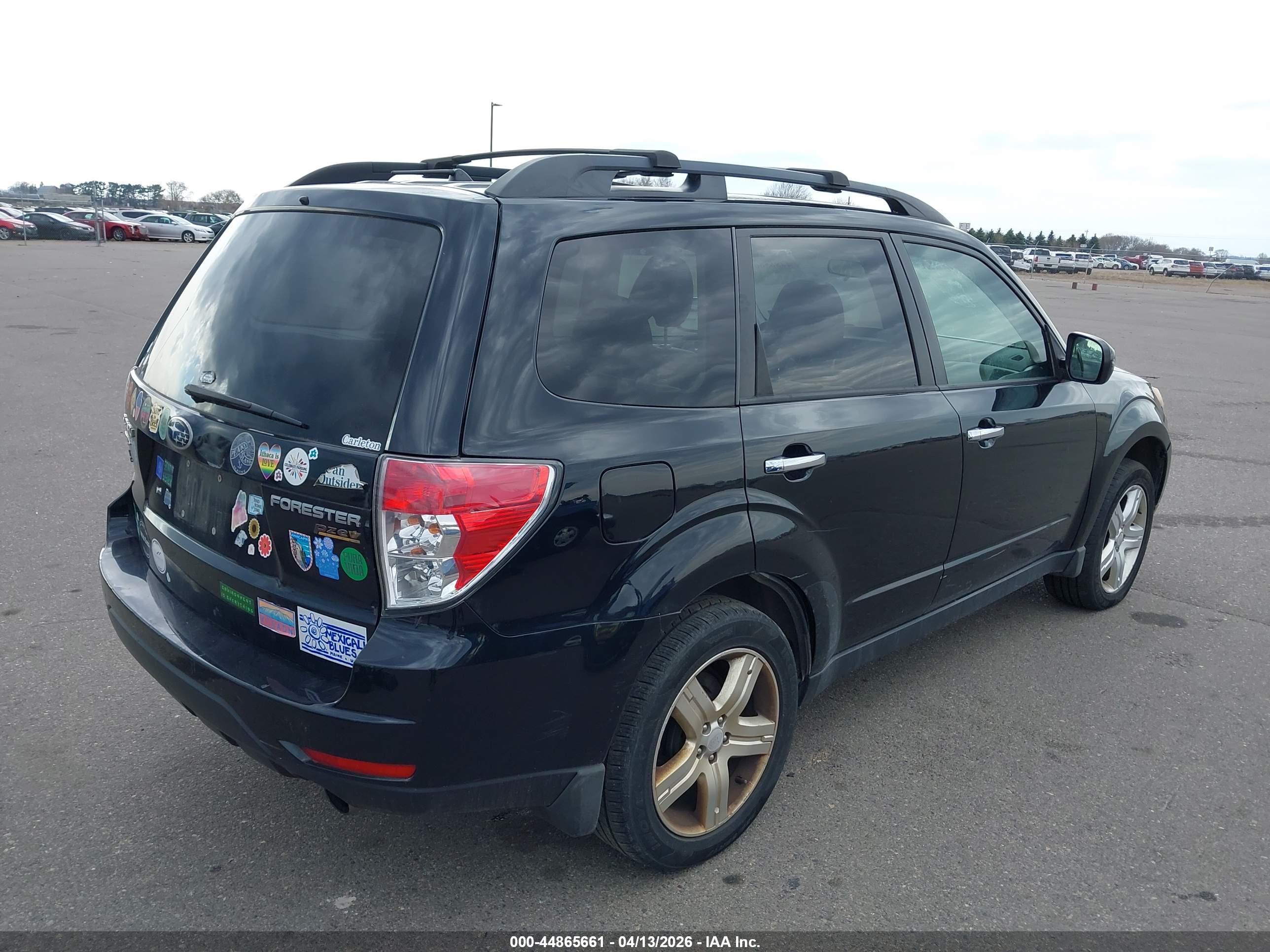 SUBARU FORESTER image 4