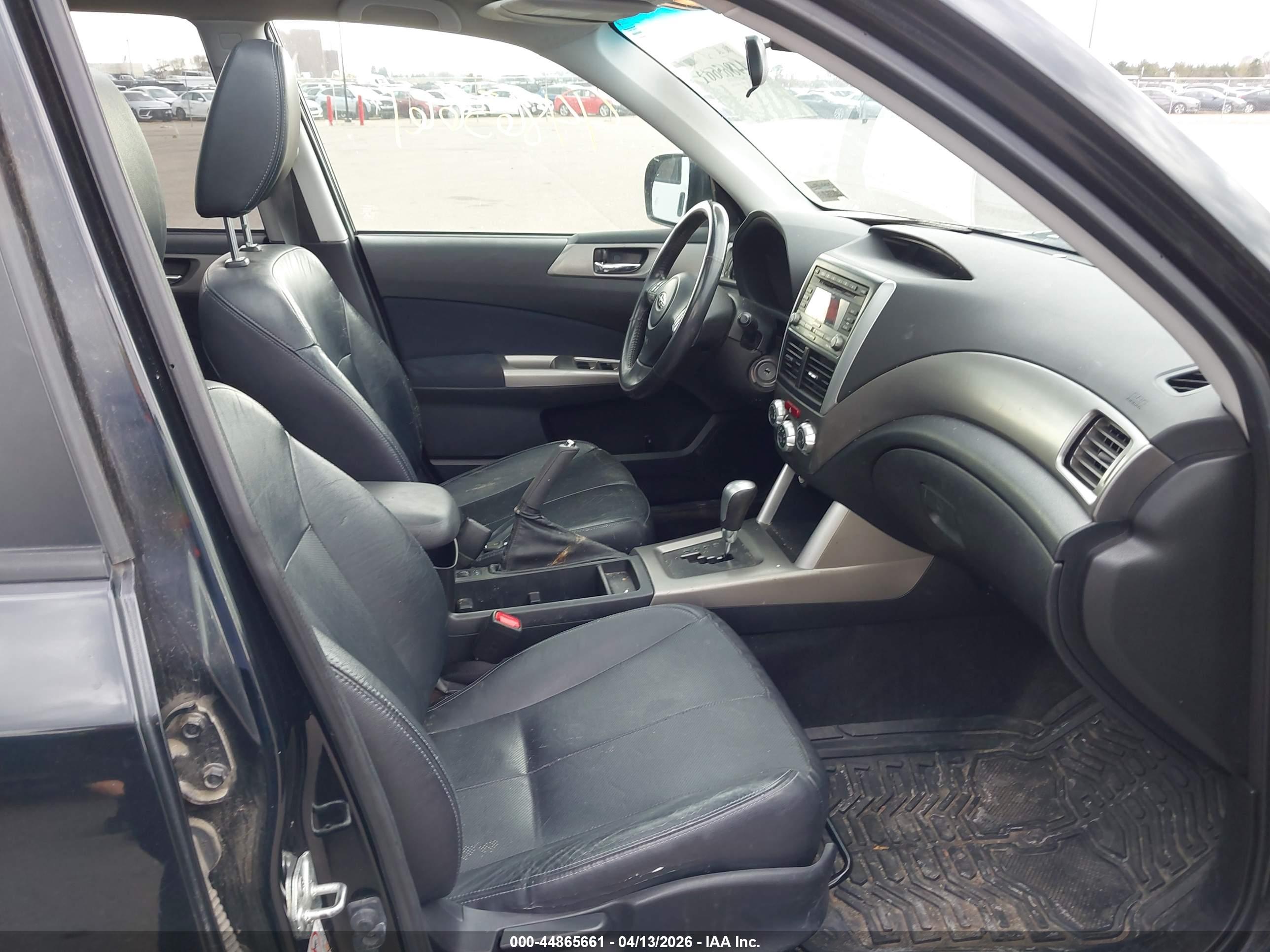 SUBARU FORESTER image 5