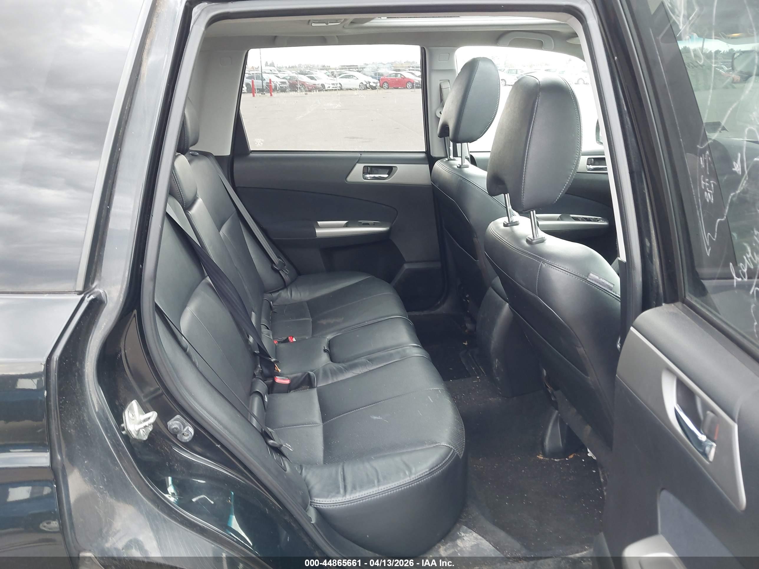 SUBARU FORESTER image 8