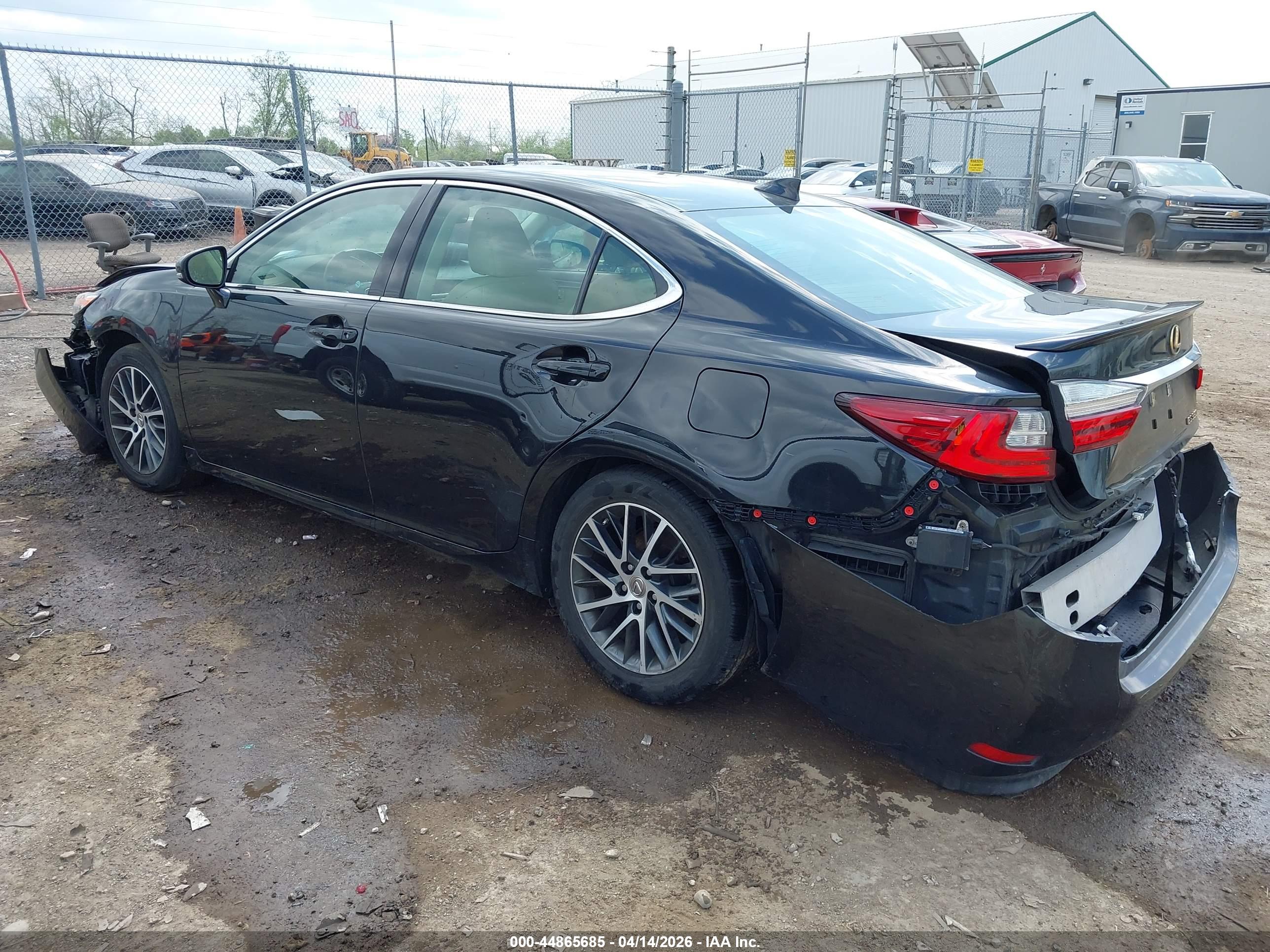 LEXUS ES image 3