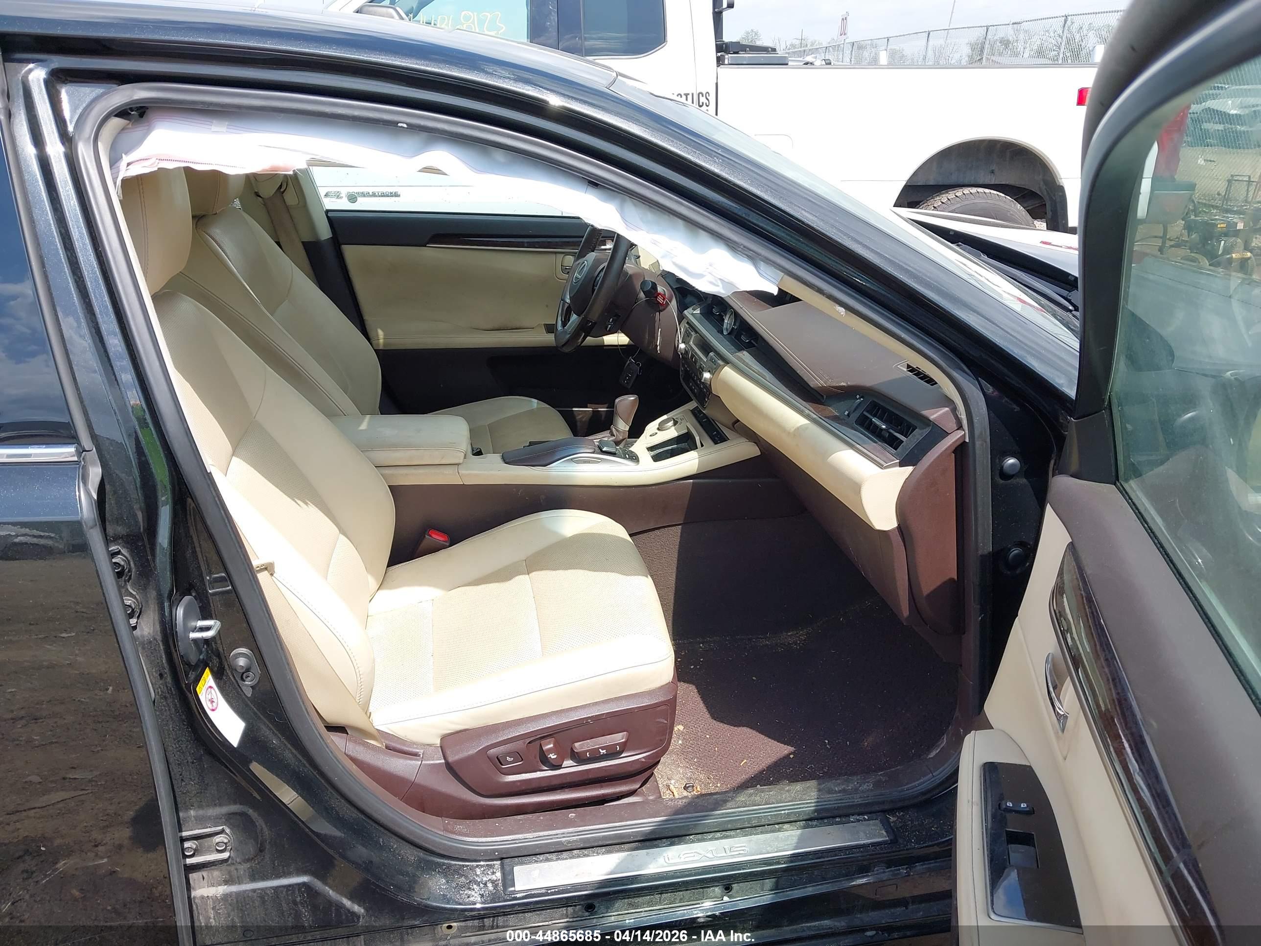 LEXUS ES image 5