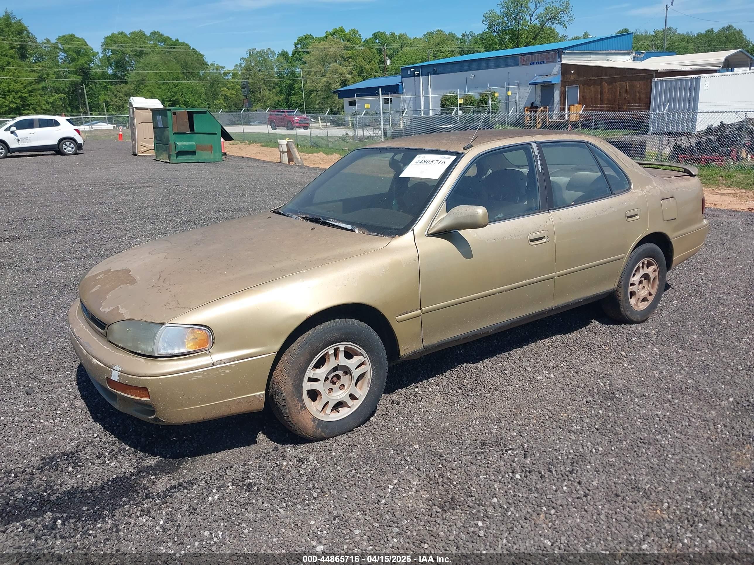 TOYOTA CAMRY image 2