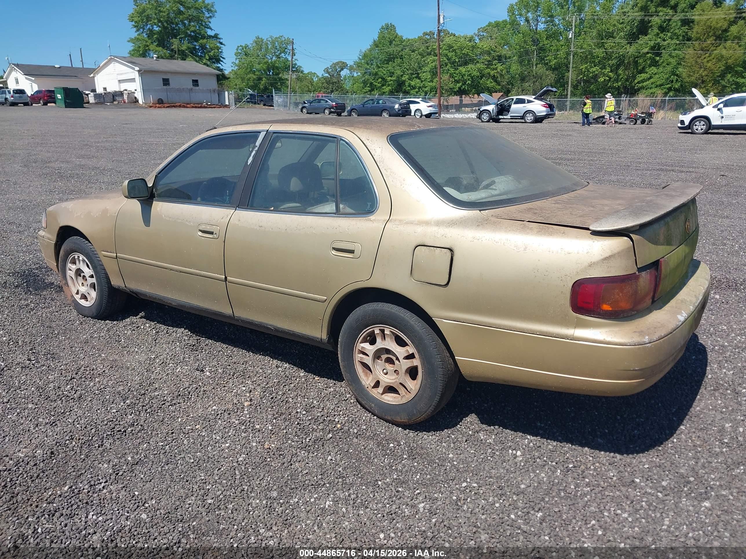 TOYOTA CAMRY image 3