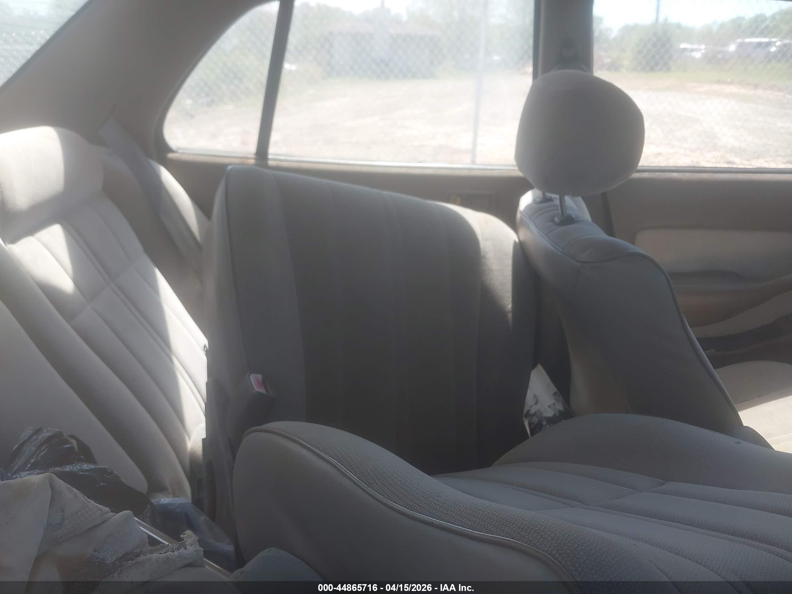 TOYOTA CAMRY image 8