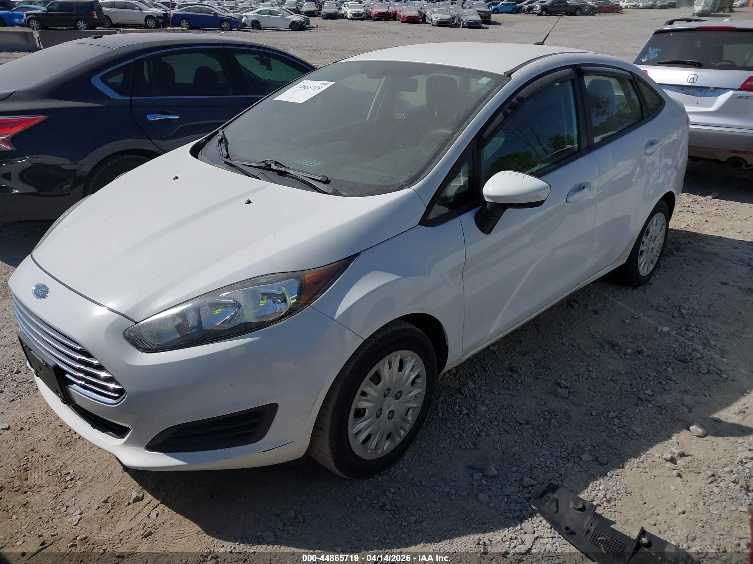 FORD FIESTA image 2