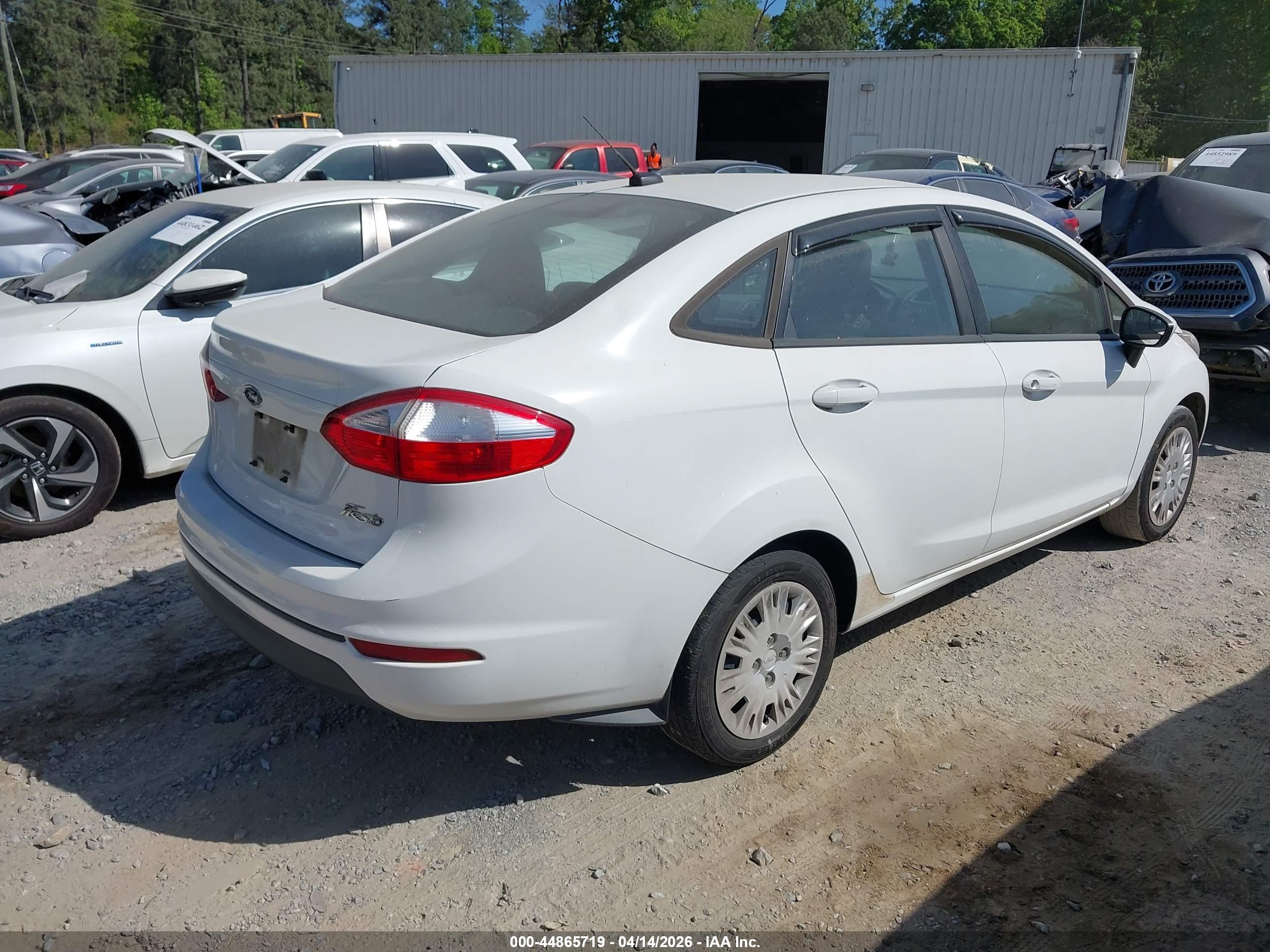 FORD FIESTA image 4