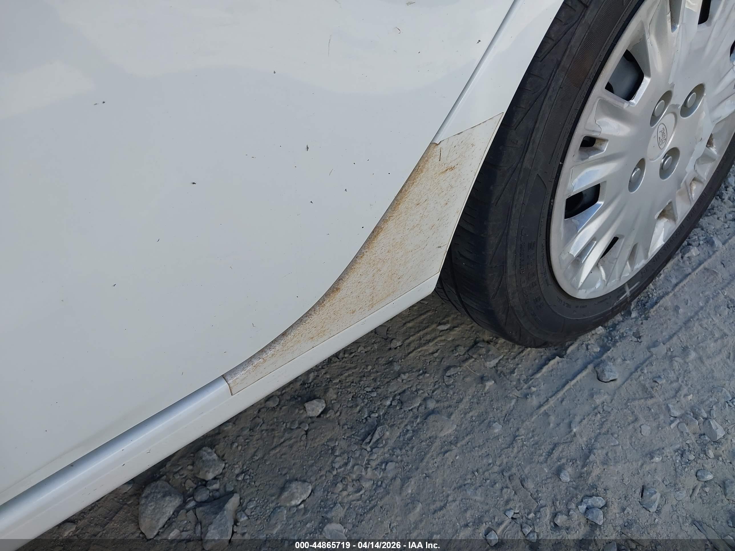 FORD FIESTA image 6
