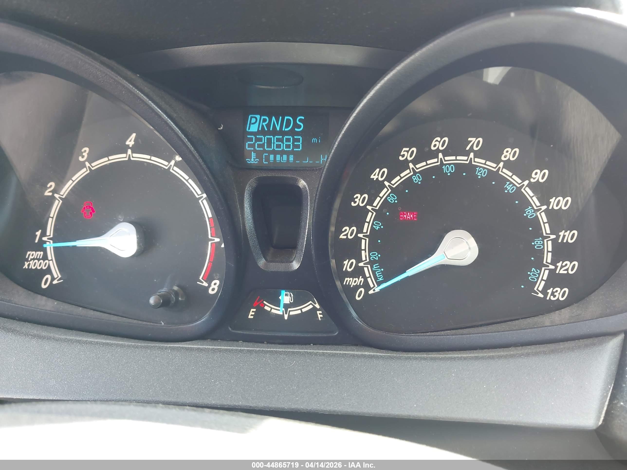FORD FIESTA image 7