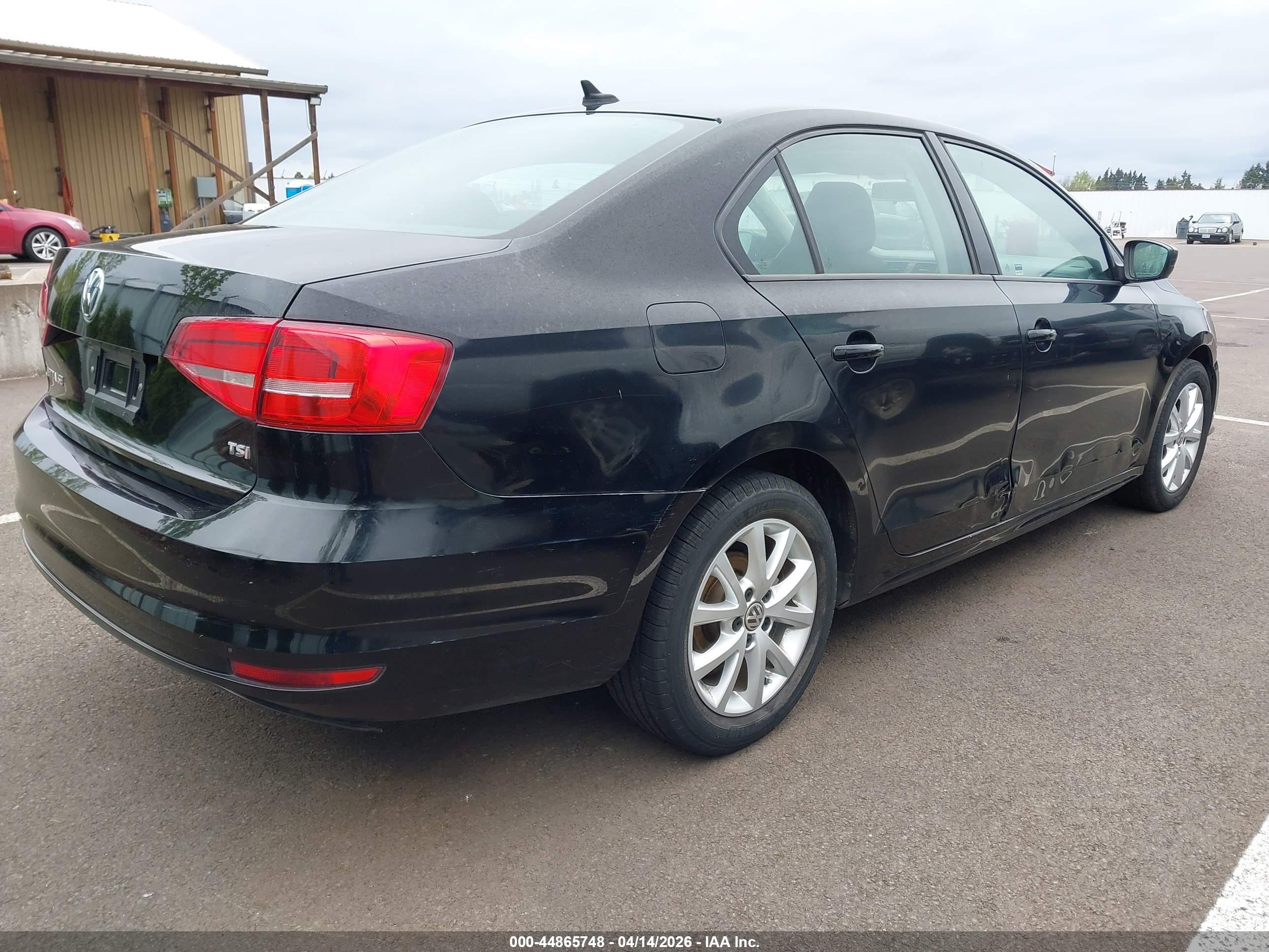 VOLKSWAGEN JETTA image 4