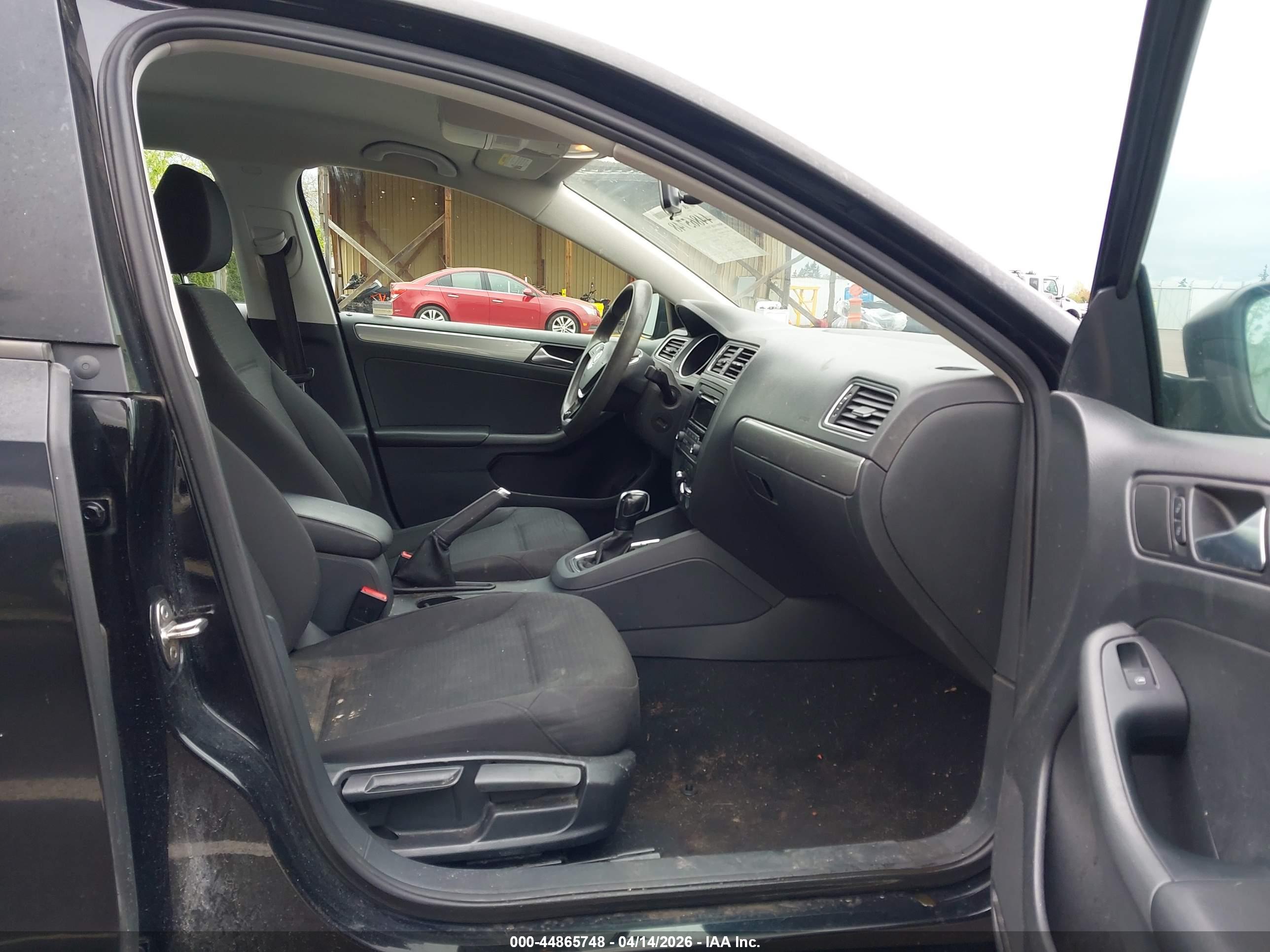 VOLKSWAGEN JETTA image 5
