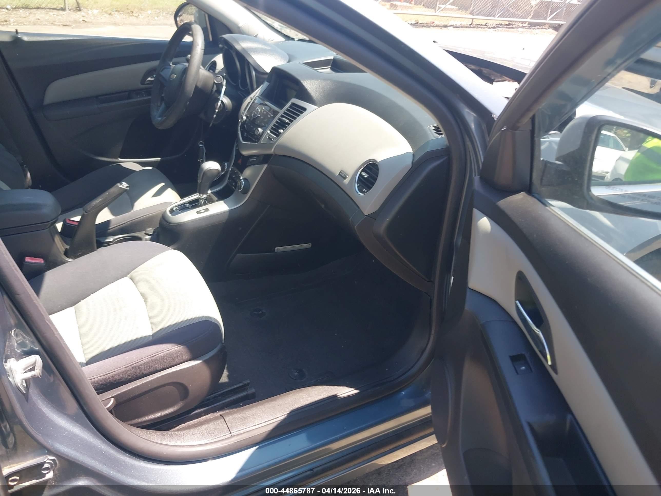 CHEVROLET CRUZE image 5