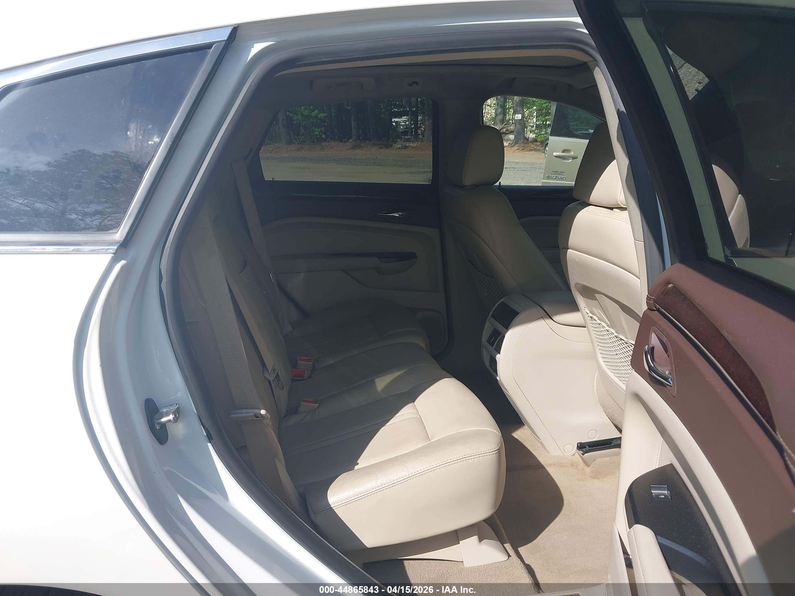 CADILLAC SRX image 8