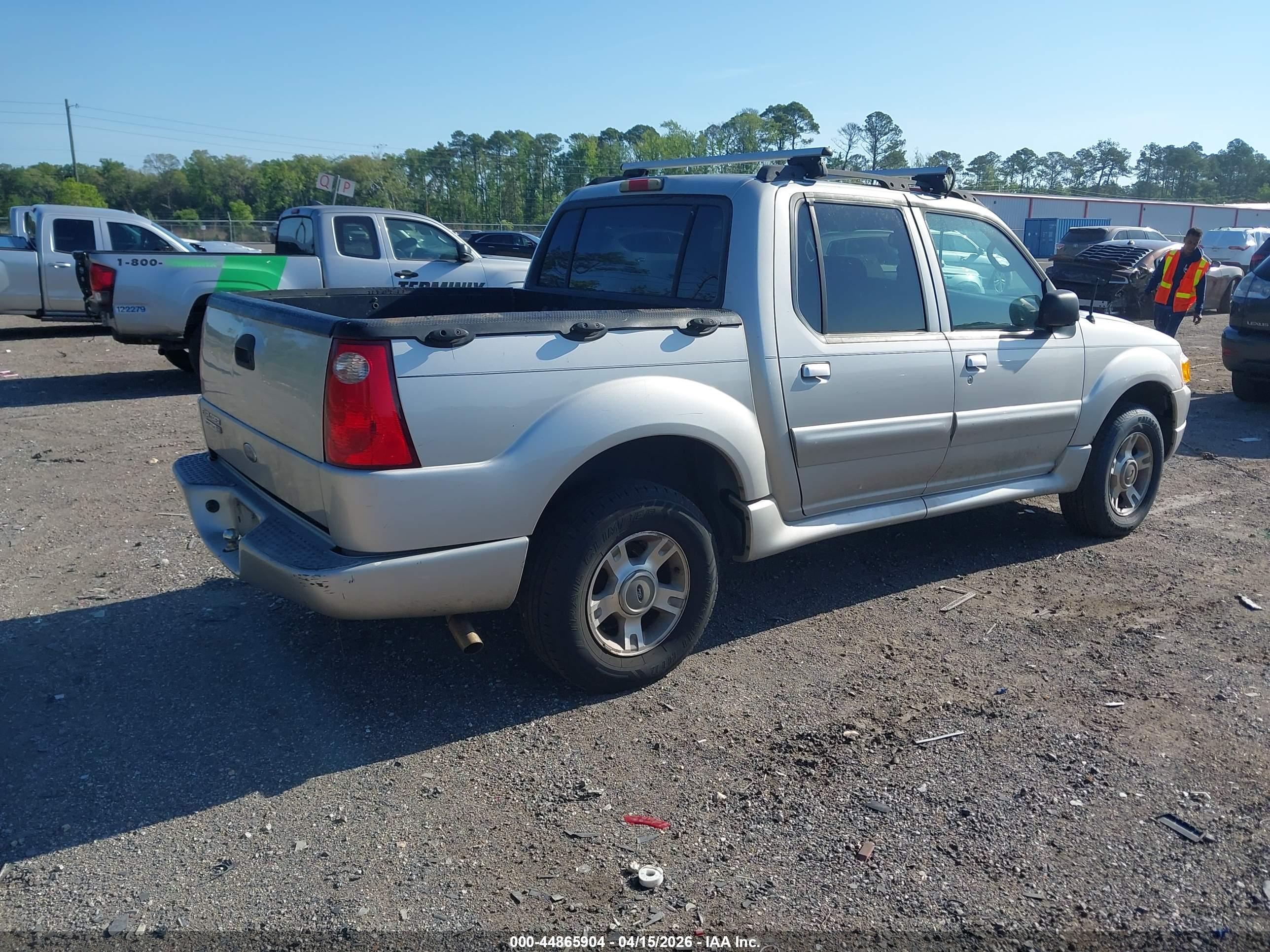 FORD EXPLORER image 4