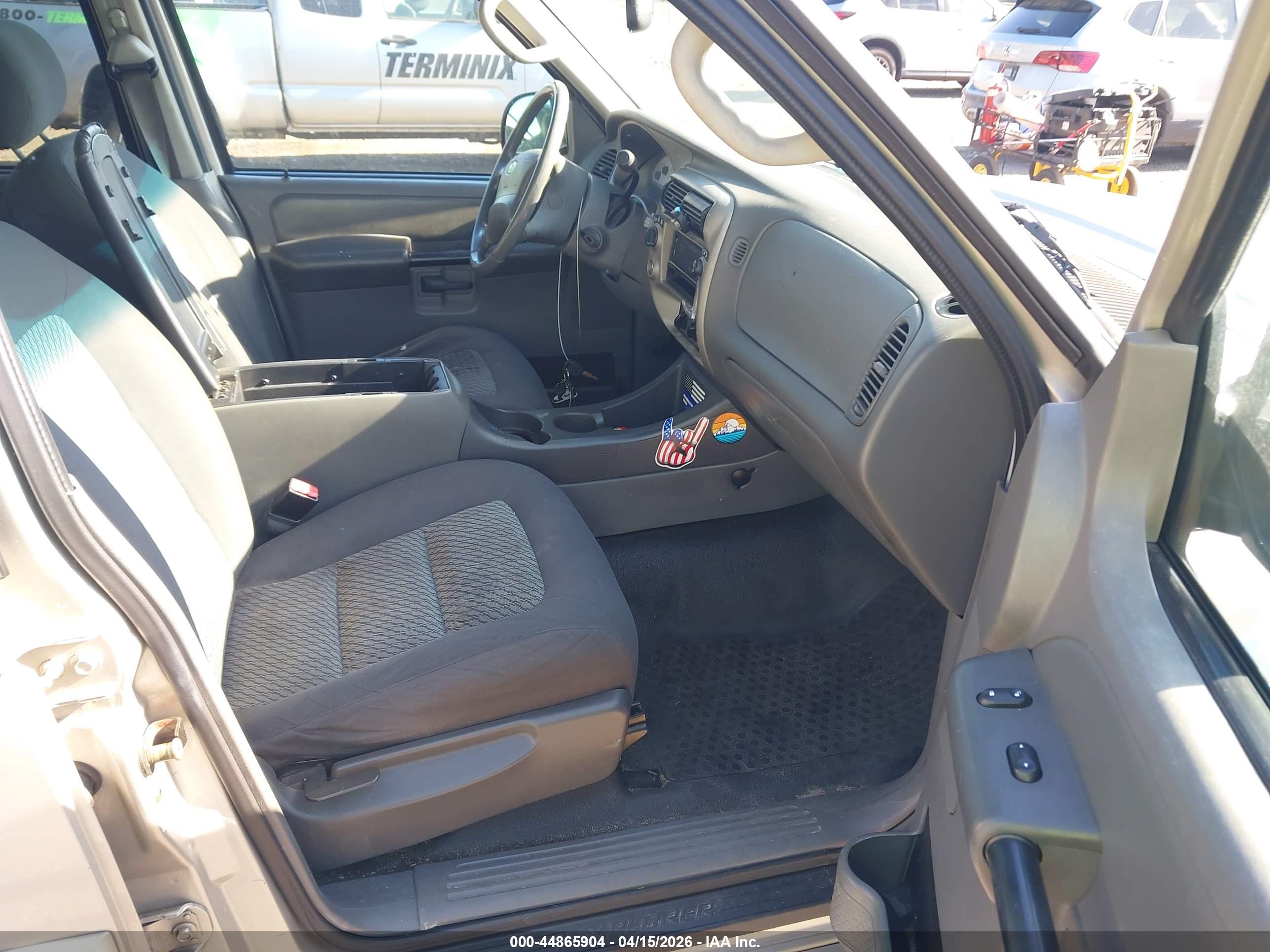 FORD EXPLORER image 5