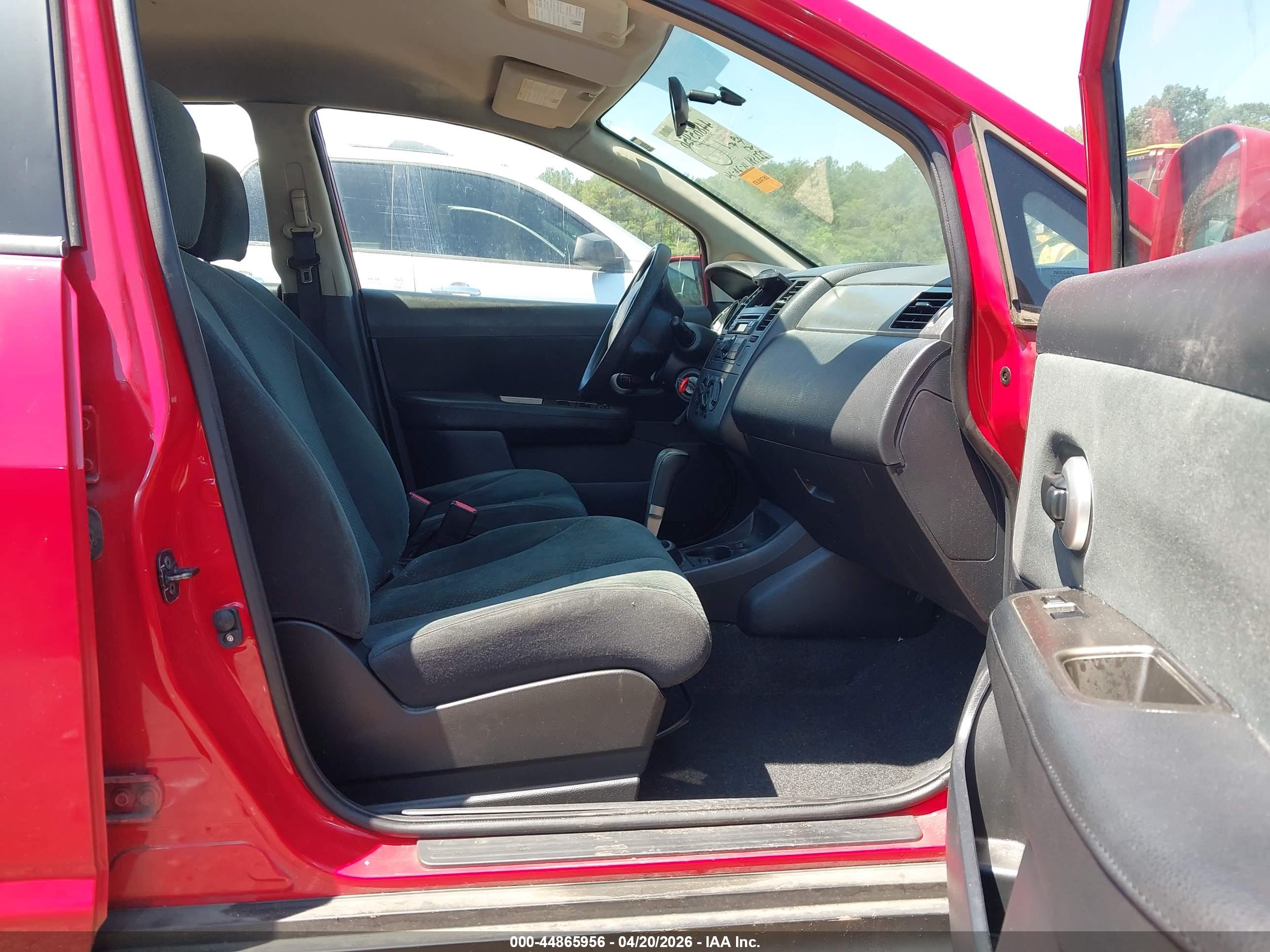 NISSAN VERSA image 5