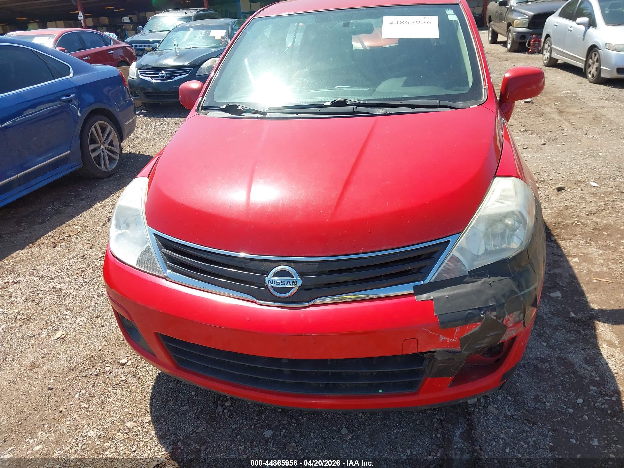 NISSAN VERSA image 6