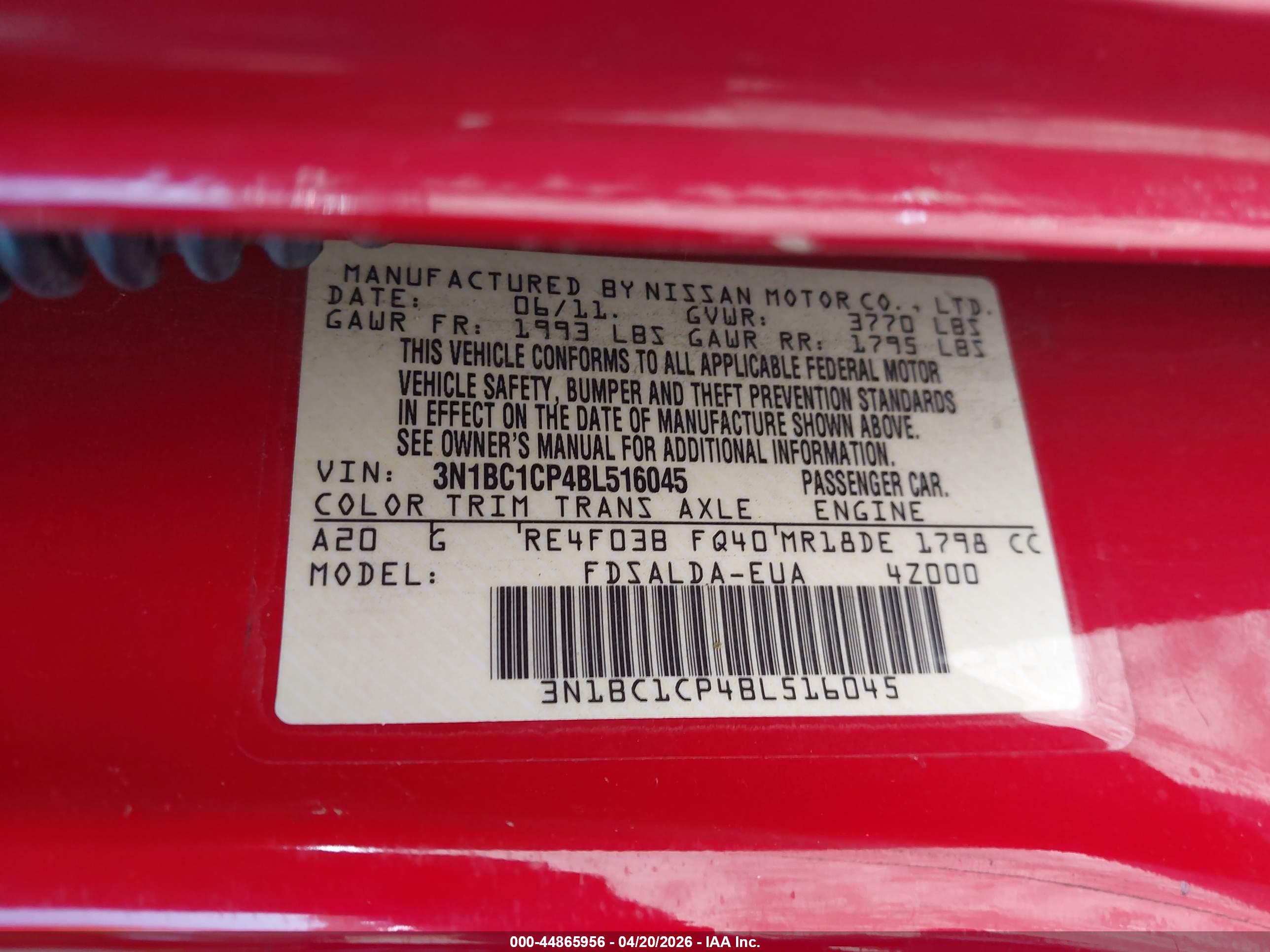 NISSAN VERSA image 9