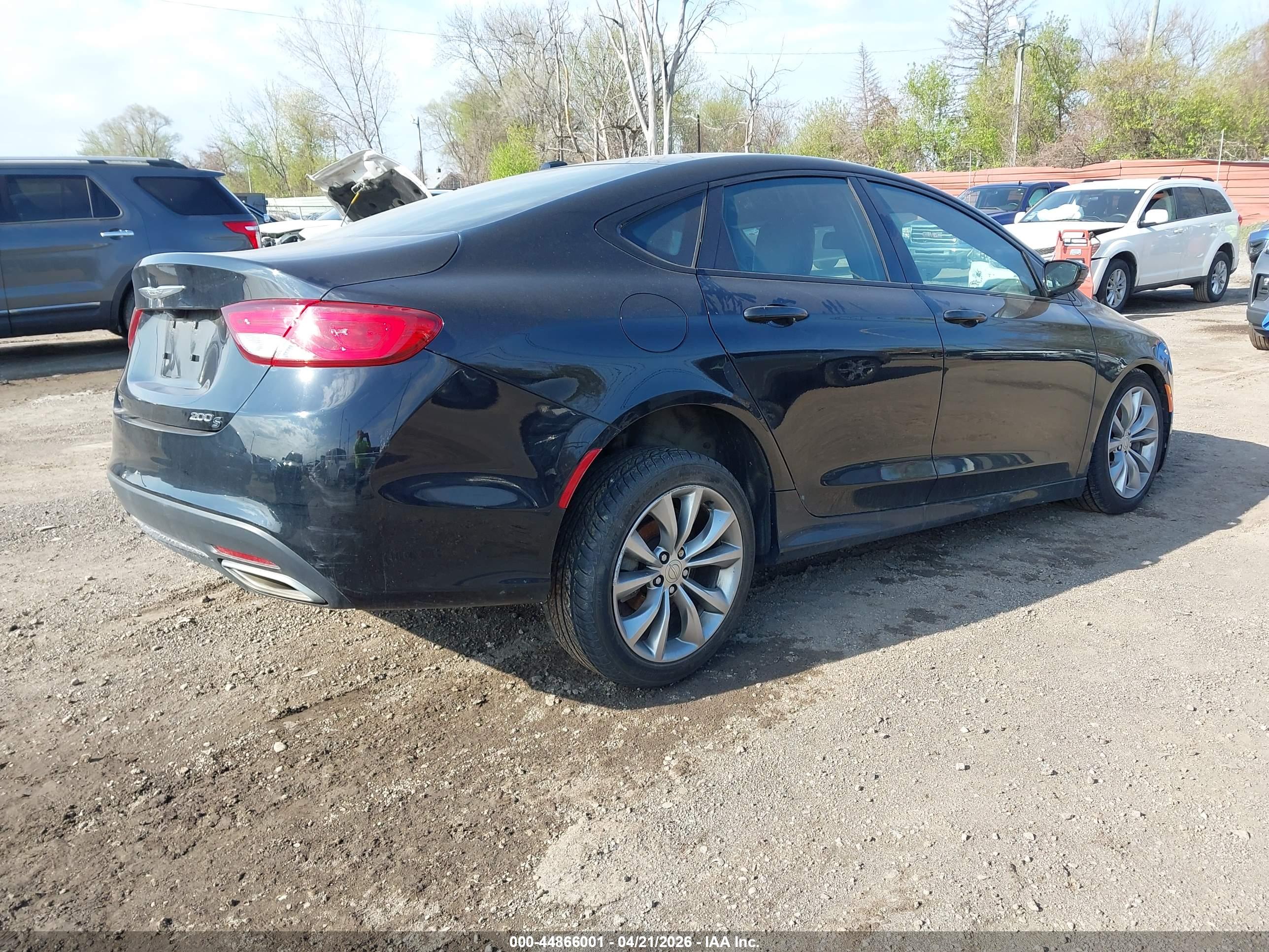 CHRYSLER 200 image 4