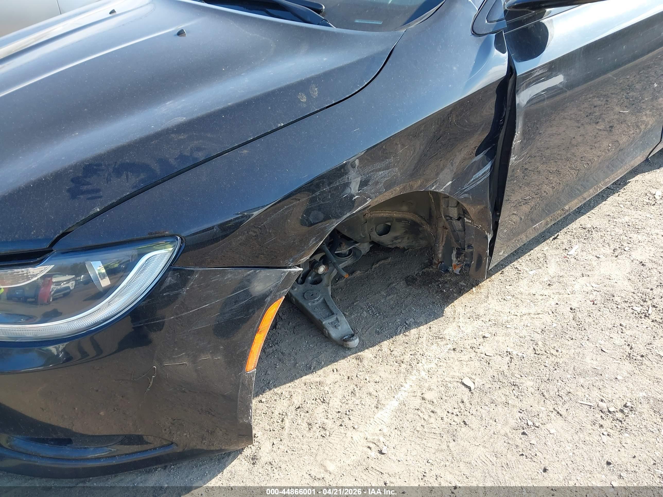 CHRYSLER 200 image 6