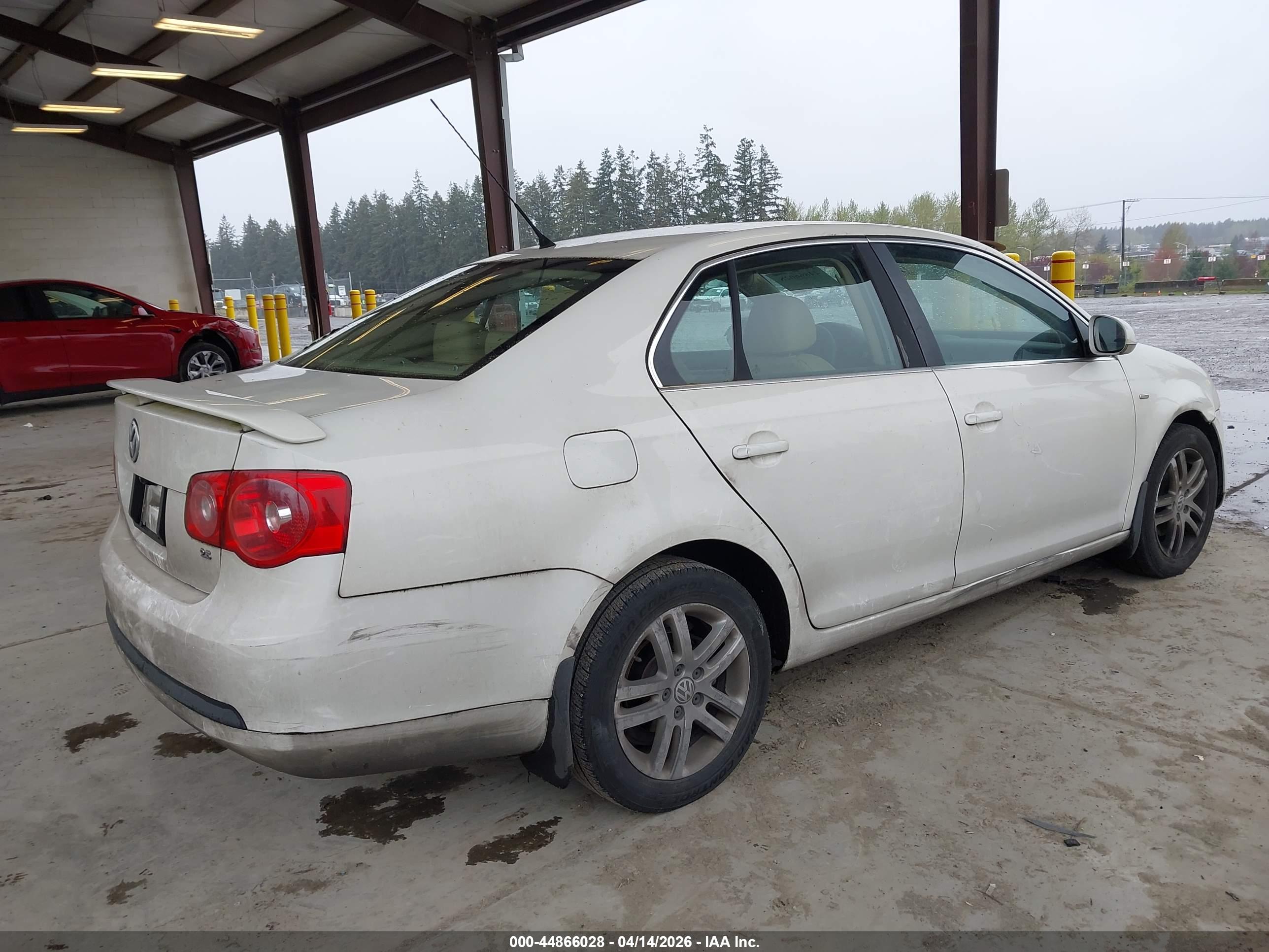 VOLKSWAGEN JETTA image 4