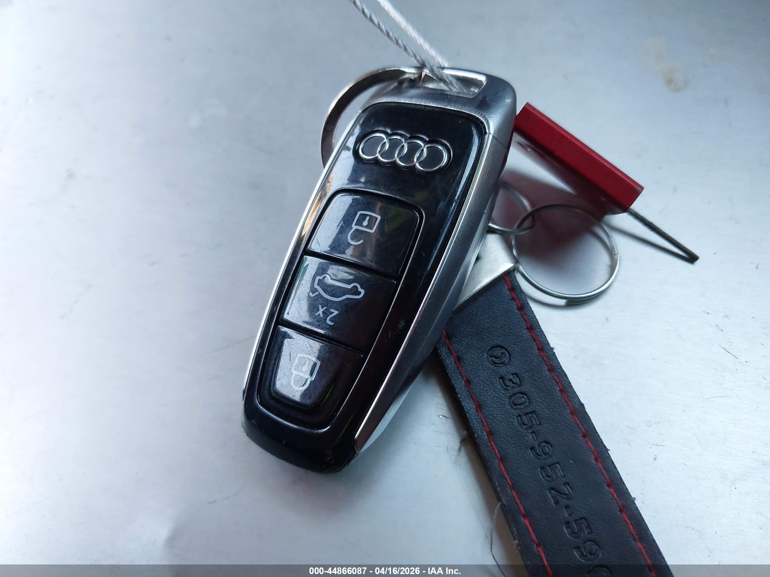 AUDI Q8 image 11