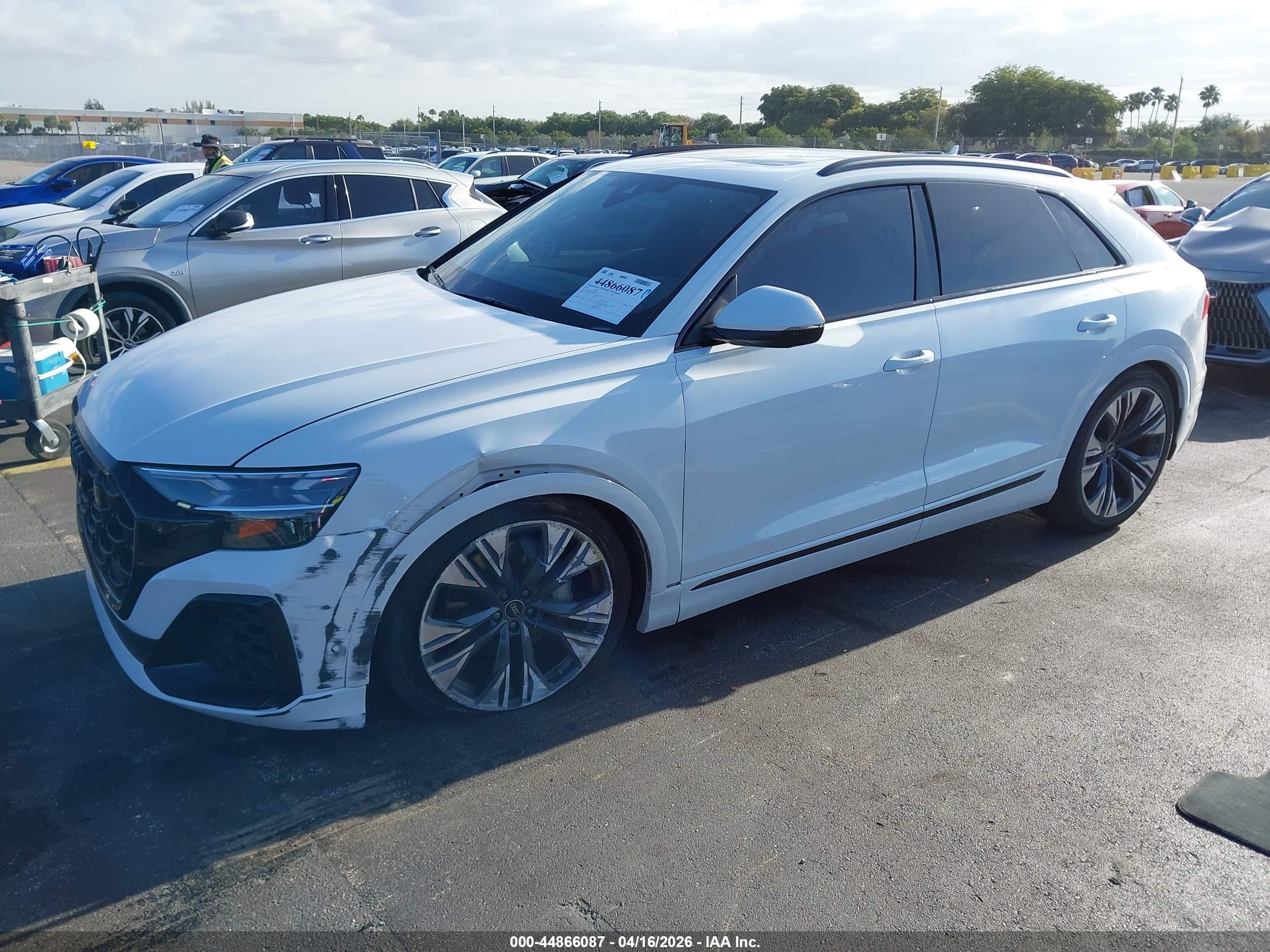 AUDI Q8 image 2