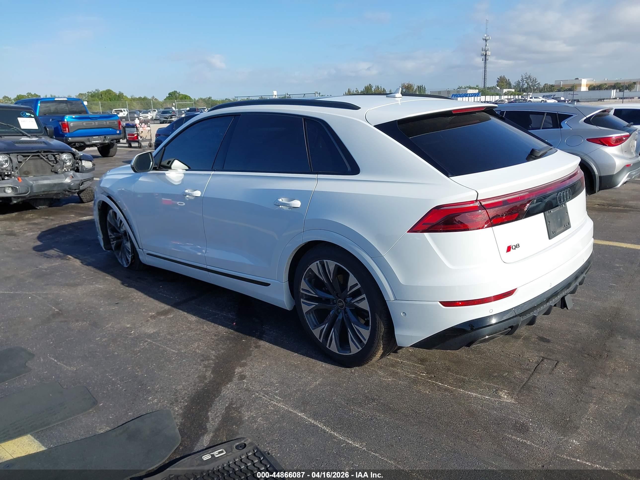 AUDI Q8 image 3