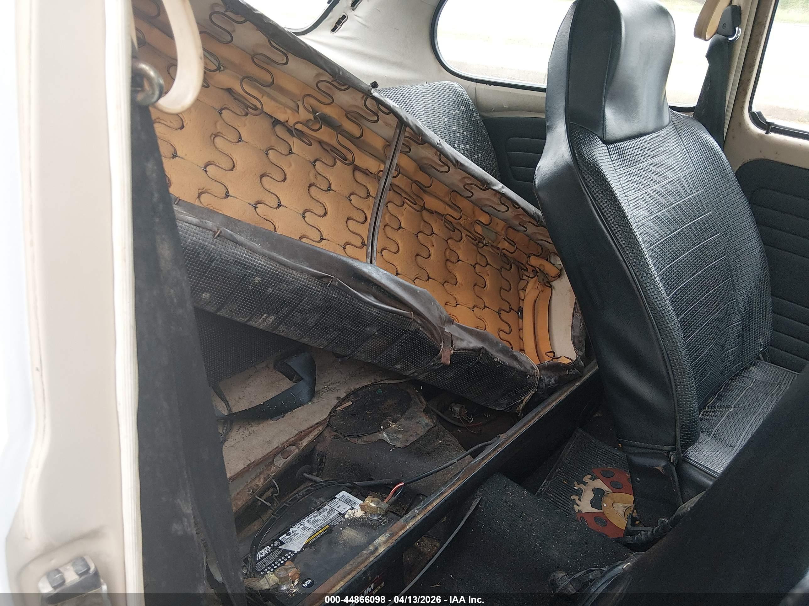 VOLKSWAGEN BEETLE image 8
