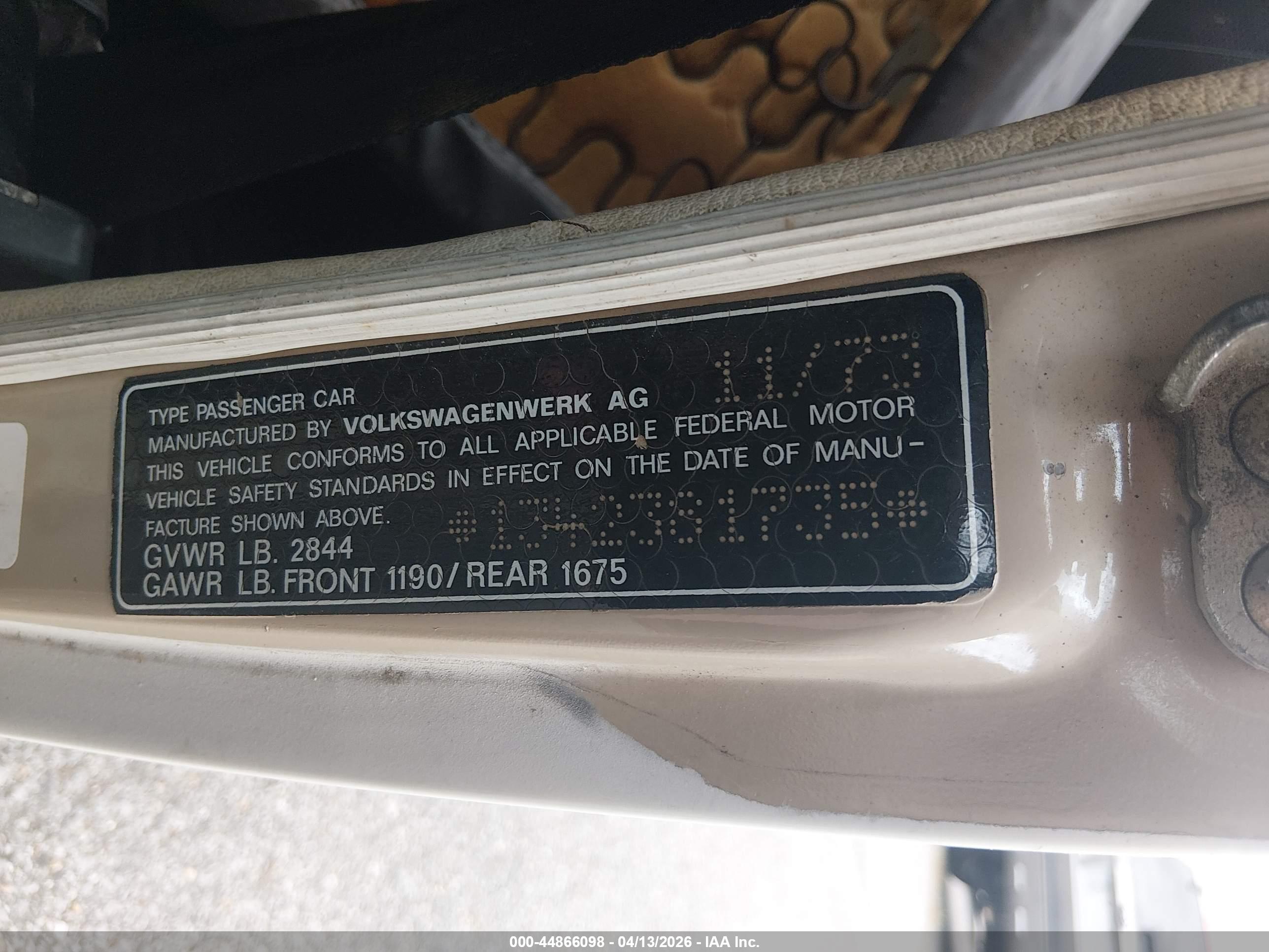 VOLKSWAGEN BEETLE image 9