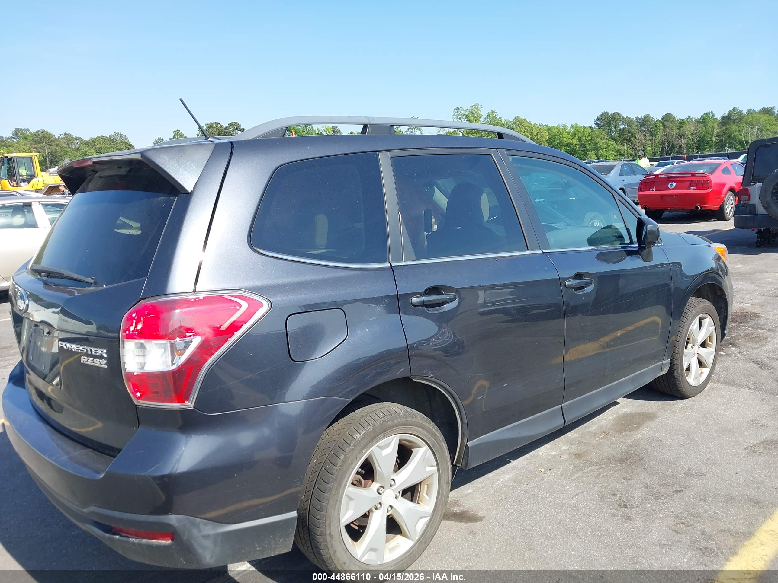 SUBARU FORESTER image 4