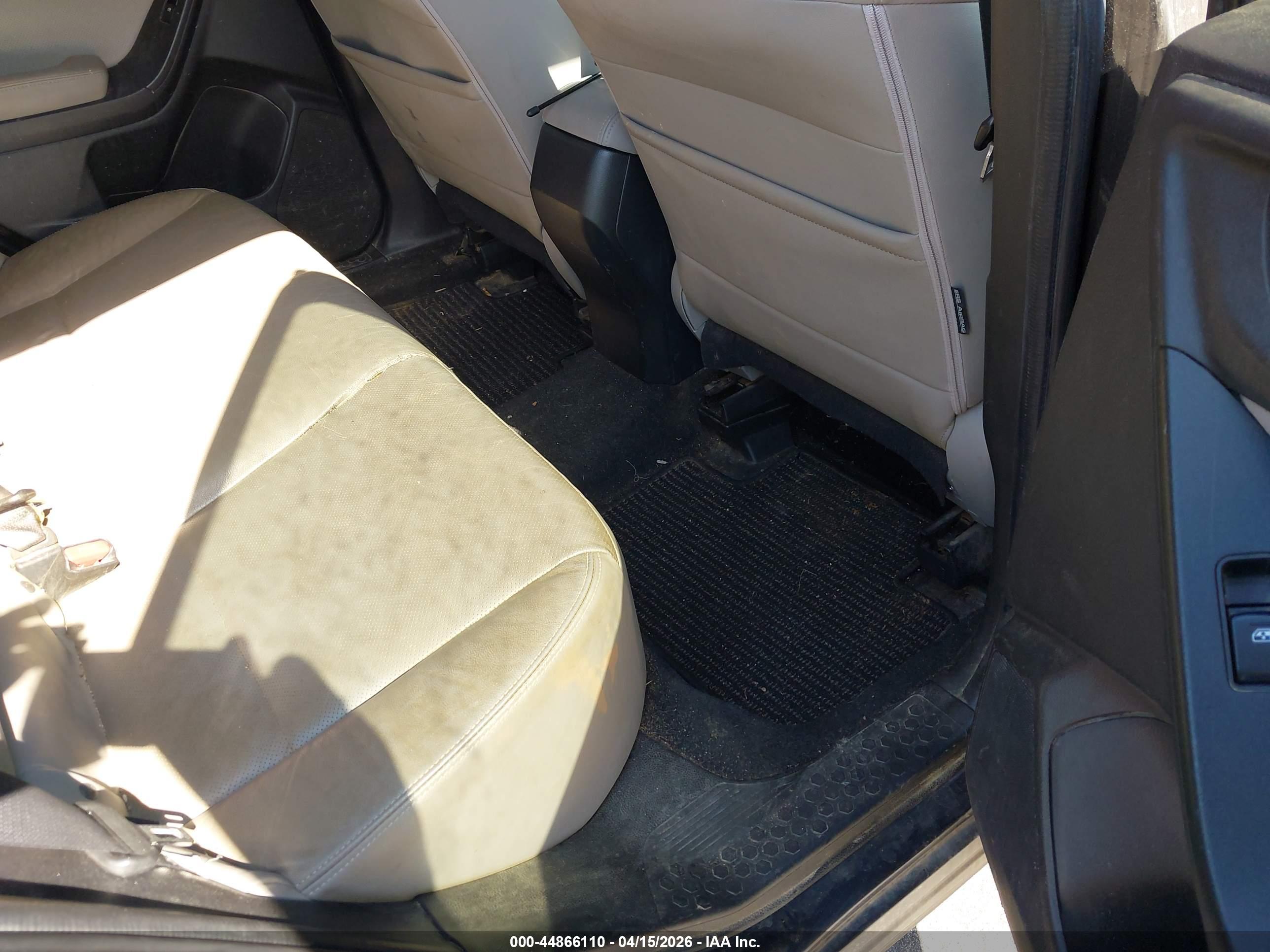 SUBARU FORESTER image 8