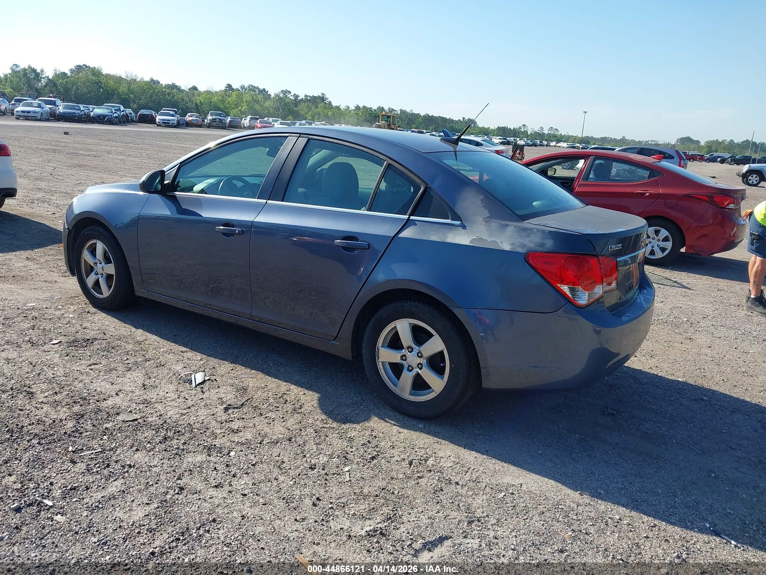CHEVROLET CRUZE image 3