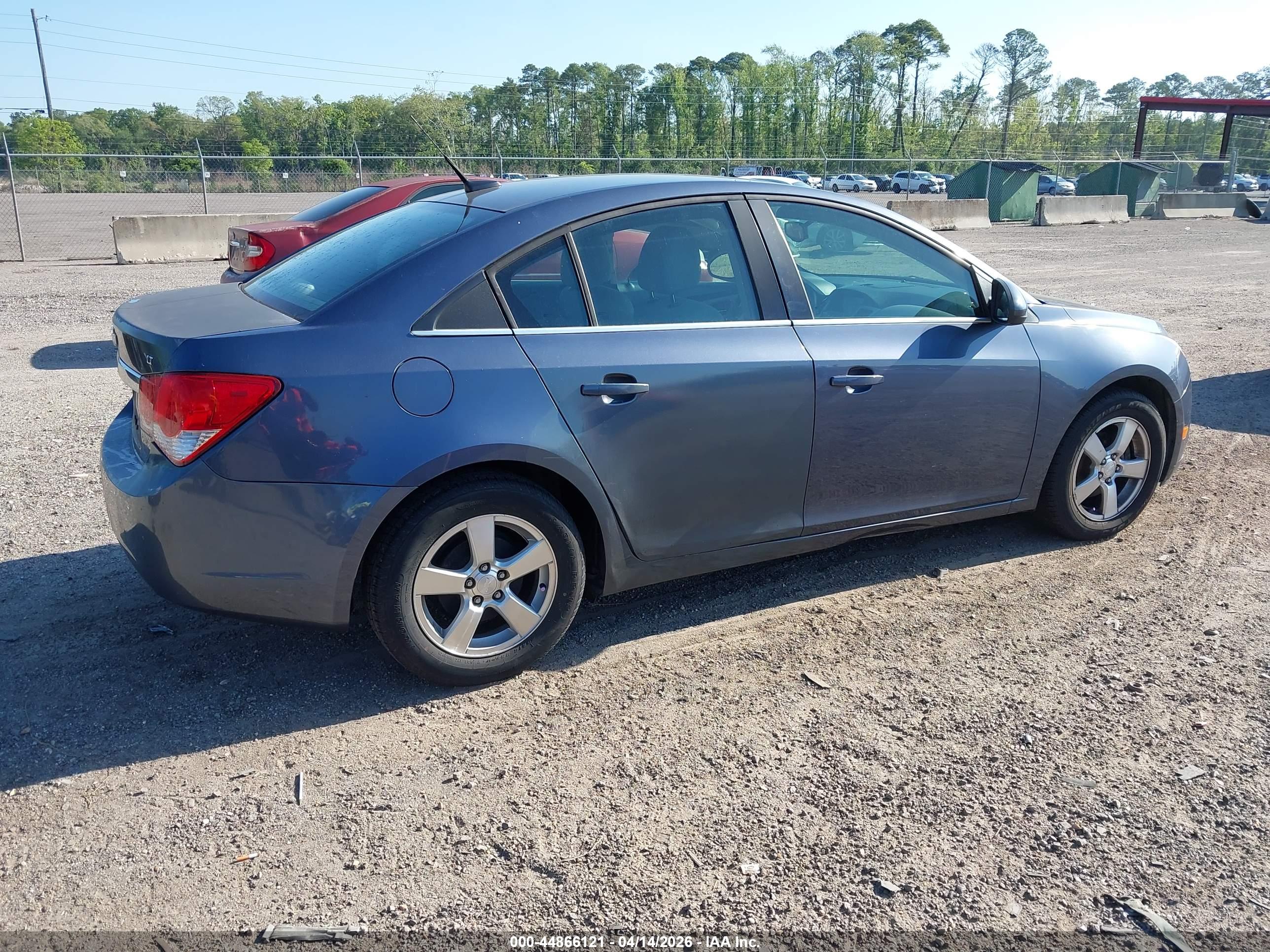 CHEVROLET CRUZE image 4