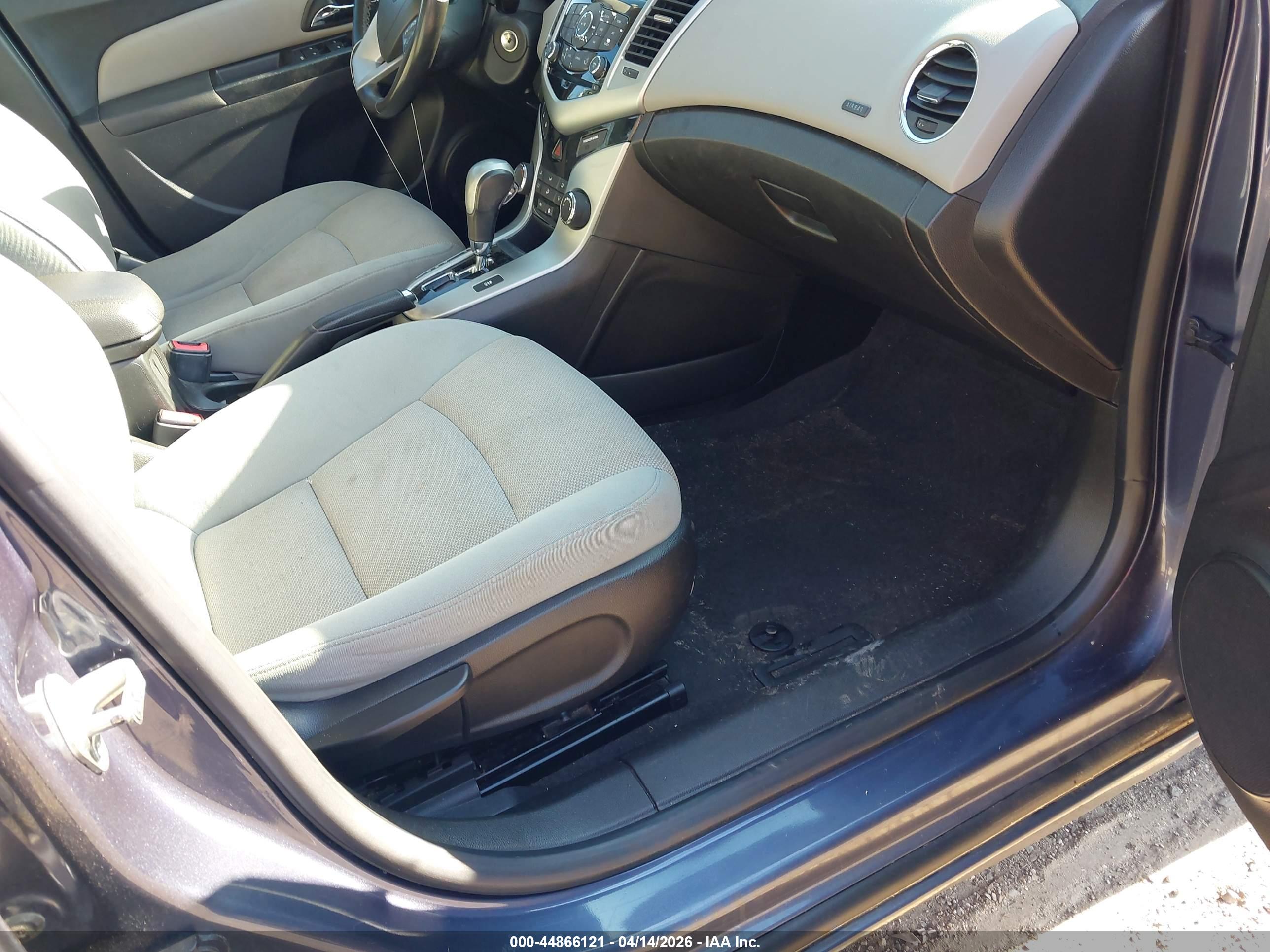 CHEVROLET CRUZE image 5