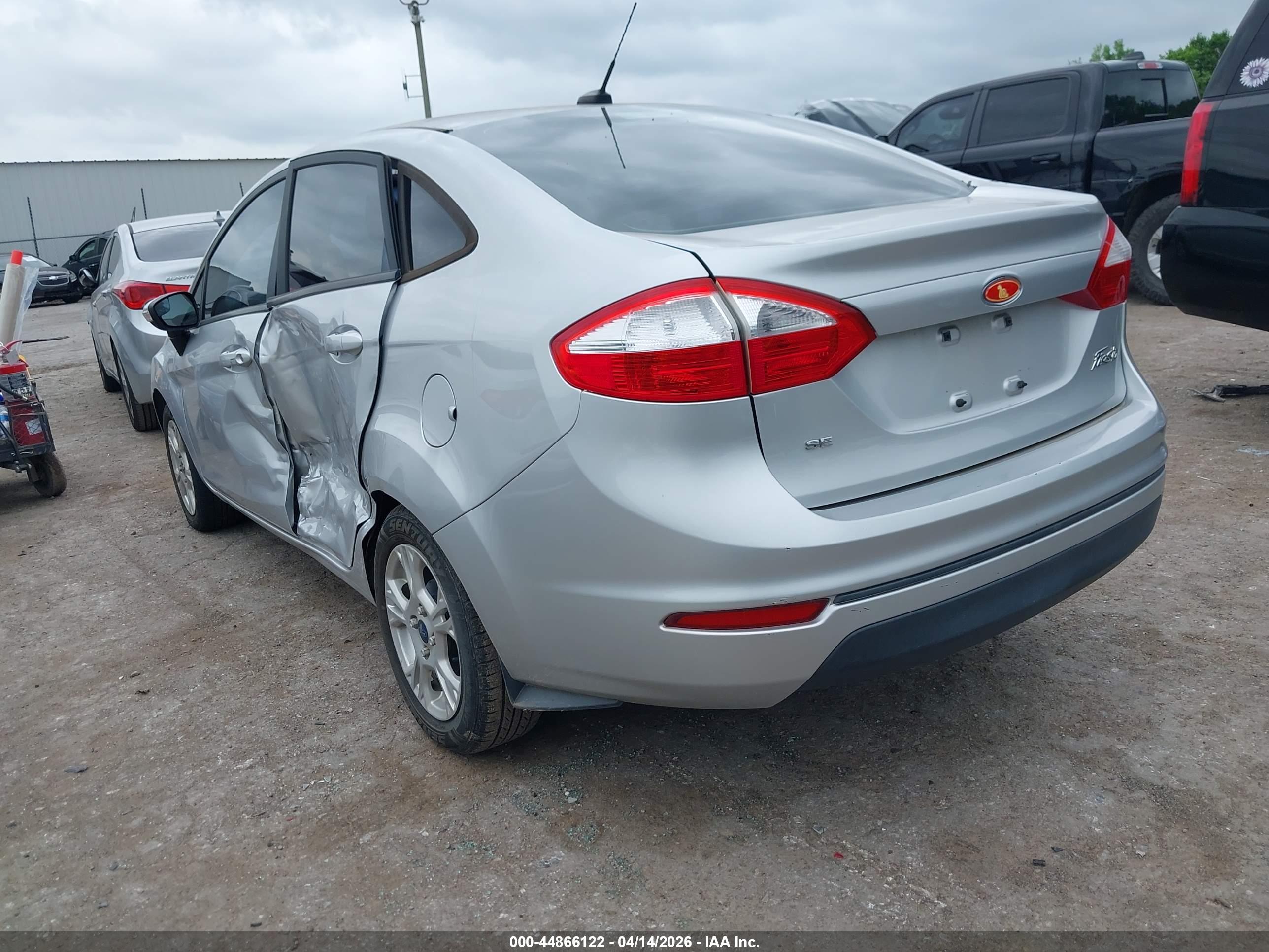FORD FIESTA image 3
