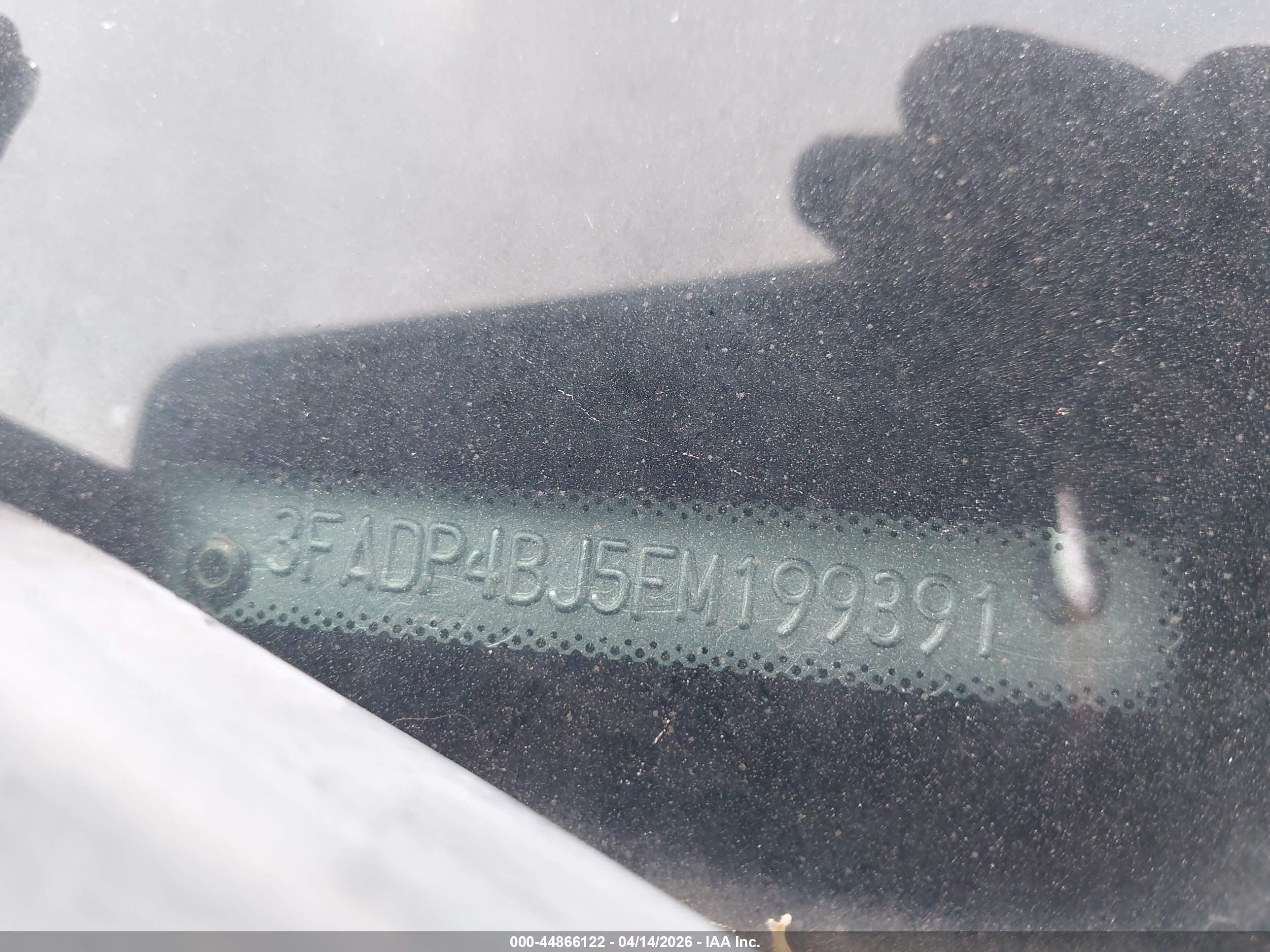 FORD FIESTA image 9