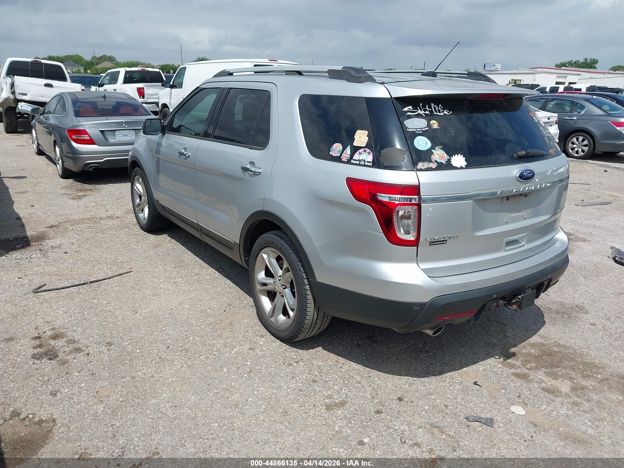 FORD EXPLORER image 3